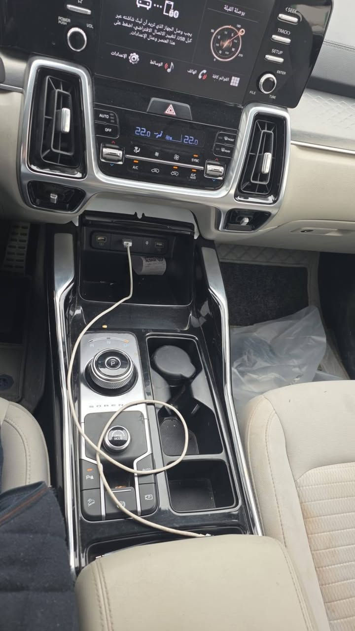 السلام عليكم 
سورنتوا ٢٠٢١ للبيع جديده جدا ماشيه ٥٢ الف 
مكفولة عدا اصبعين بارد بالباب الراكب
كير ماوس
جنطه كهرباء 
تشغيل عن بعد 
مكانها النجف
266$ سعرها 
***********
