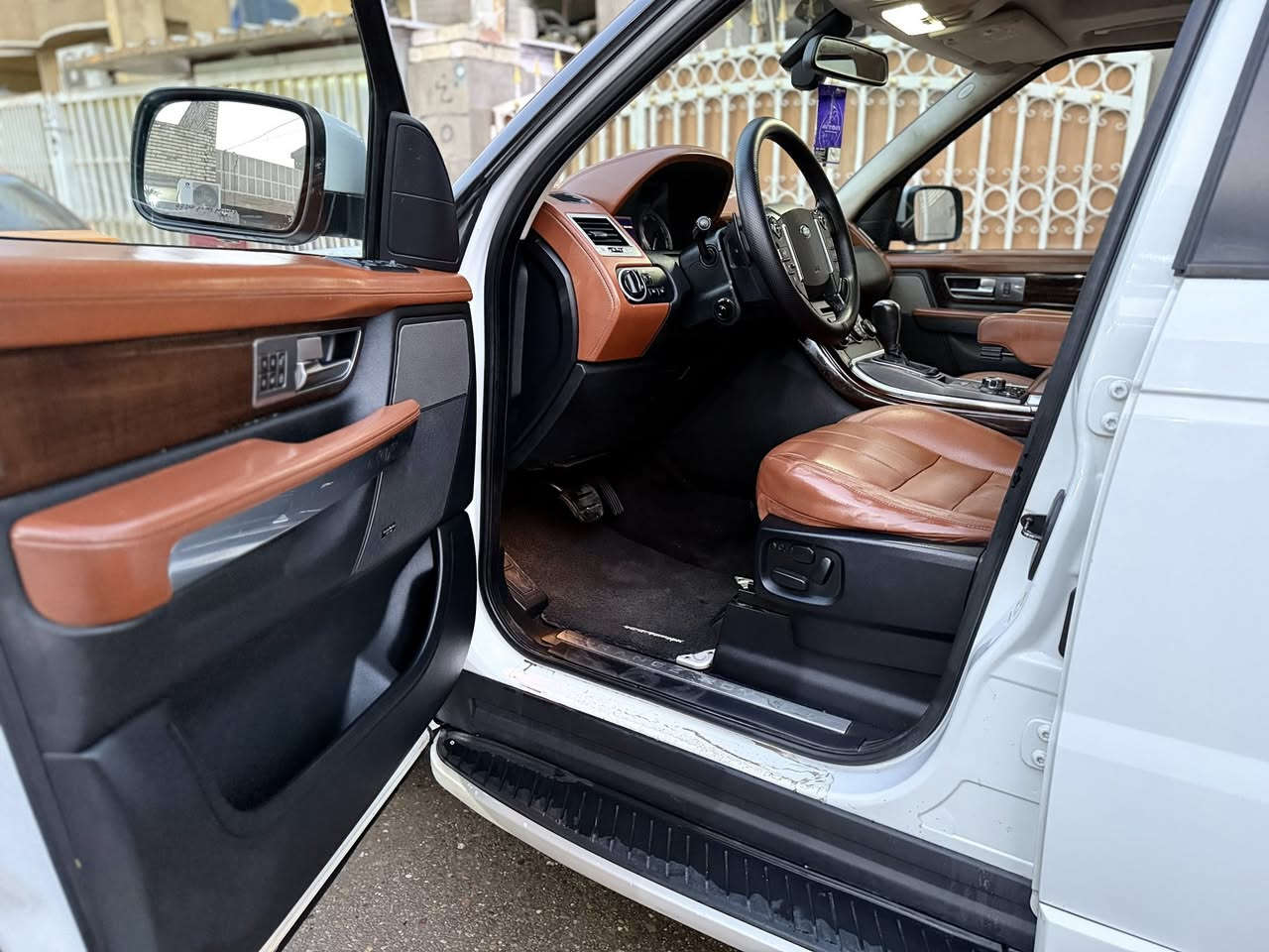 السلام عليكم رانج 2010 خليجي سياره فول جاهزه من الدعامية الدعامية جاملا خلفي ايسر مصبوغ رقم بغداد 8 سلند عادية مو سوبر رقم مميز 4 ارقم السعر 155

***********
