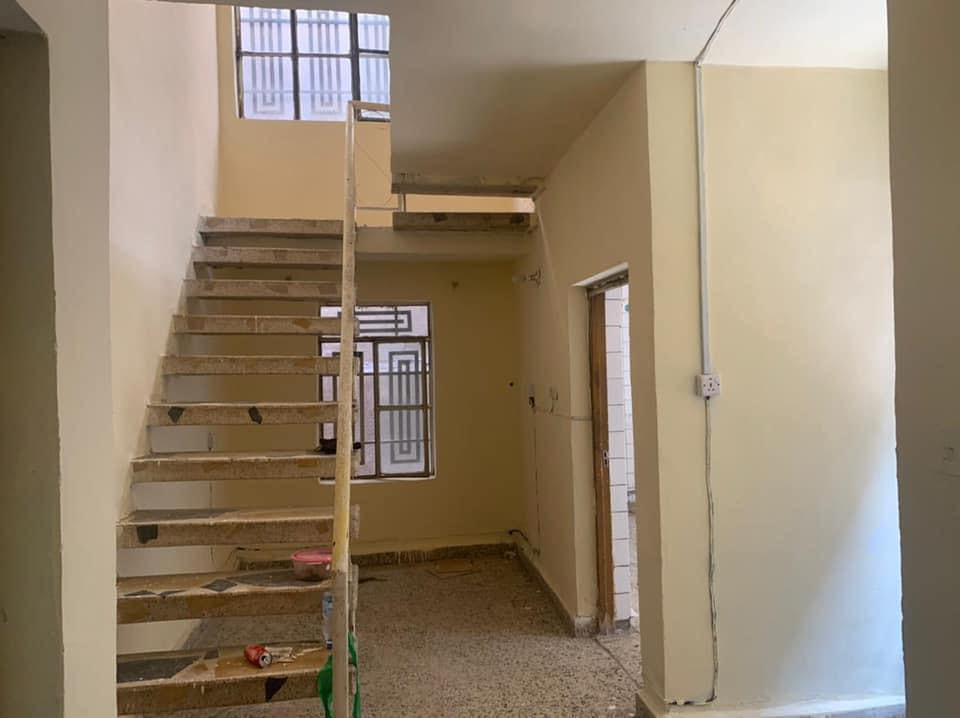 🏡✨ #بيت للبيع #وبسعر مناسب 🏚️🪟
 في #موقع مميز  في #حي_الجهاد✨🏡
إذا كنت تبحث عن موقع مميز هدوء☘️
🔴 يقع بين #مربع جامع النور ومربع السمجة �📍 موقع راق #وهادئ  قريب من الشارع العام والأسواق والمدارس وجميع الخدمات اليومية.
📐 المساحة: 200 متر مربع

🏠 مواصفات البيت:�✅ حديقة جميلة وواسعة�✅ كراج كبير يتسع لأكثر من سيارة�✅ صالة كبيرة ومريحة للعائلة والضيوف�✅ 3 غرف نوم واسعة�✅ حمامان�✅ مخزنان�✅ تصميم عملي ومساحات مريحة
🌟 قريب من الأماكن المهمة، مما يجعله خياراً مثالياً للسكن
📞 للاستفسار يرجى الاتصال/***********
