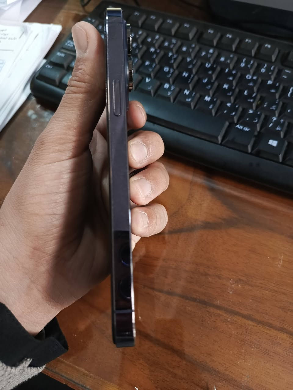 ايفون 14 برو ماكس 
بطاريه 82 
سعه الذاكره 256 دبل سيم كارت  وتر بروف
مكاني نجف ابو صخير ***********
