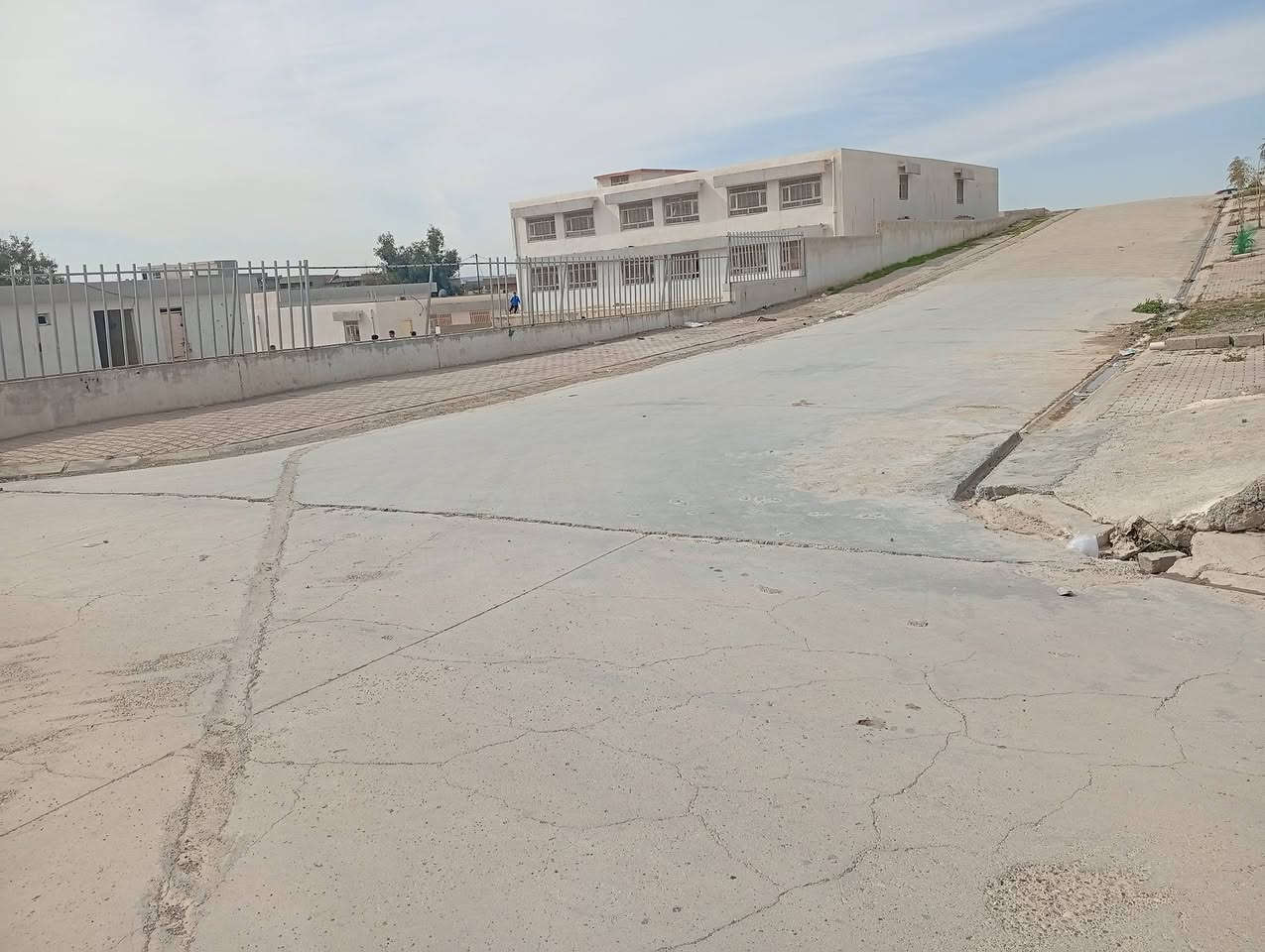 قطعة ارض للبيع طابو ملك مساحة القطعة 250 متر خوش مكان صايرة قريبه على مدرسة الجديدة الابتدائيه بحي التنك سعر القطعة 27 مليون وطابو جديد مال القطعة بسم شخص واحد ***********
