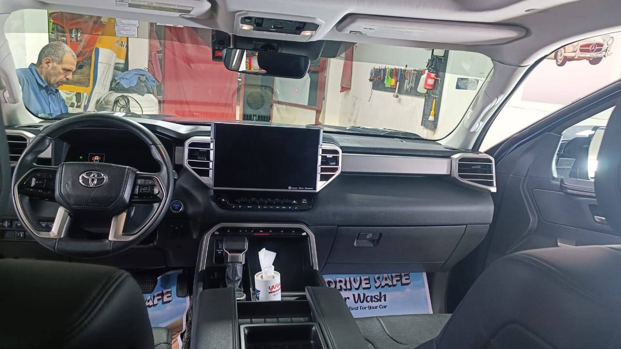 للبيع أو المراوس — Toyota Tundra Hybrid Limited 2022 🔥
ماشيّة 46,000 ميل فقط • وارد (اذكر المصدر)

🚀 المواصفات:

محرك هايبرد Twin-Turbo V6 قوي واقتصادي

فئة Limited

شاشة كبيرة

كاميرا خلفية فقط

تبريد وتسخين مقاعد

تشغيل بصمة + دخول ذكي

سنسرات خلفي

جلد كامل

دفع رباعي 4x4

تواير بحالة جيدة

✨ الحالة:
السيارة نظيفة ميكانيكياً وكلشي بيها شغّال،
وملاحظة مهمة: توجد صور للحادث (أضرار في الواجهة والجهة الجانبية موضحة بالصور المرفقة).

💸 السعر: 41,800 دولار
🔄 مراوس: حسب الاتفاق على سيارات صالون / SUV / بيك أب مع دفع فرق.

📞 للتواصل:
*********** كربلاء, العراق
