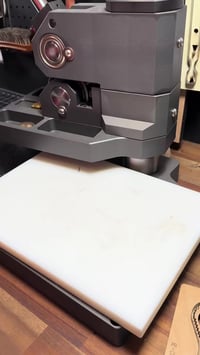 صناعة الجلود • مكبس هيدروليك • قص ليزر