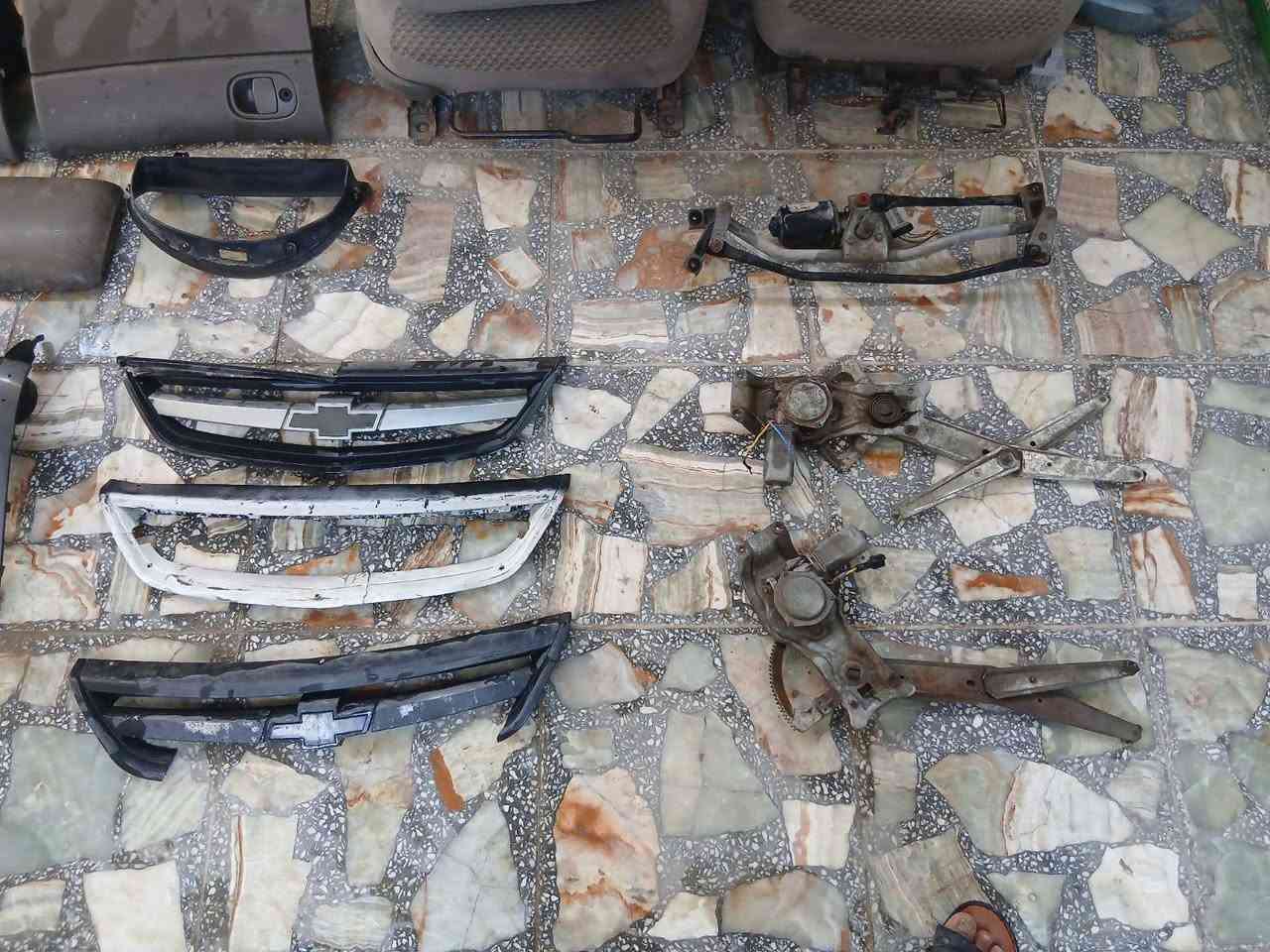 غراض لومينا 2004
شباك
كشنات امامي + تجوه خلف وسطيه
فيت بم مع فيت بم قاعده
مسجلات 2
تجوه مال تبريد
ترايش باب 
باب يسره بدون جامه مع مرايه جانبيه
مكابن باب 2
شمسيه يمنه
غطاء ماطور ماسحات فرب البنيد
للتصال ***********
