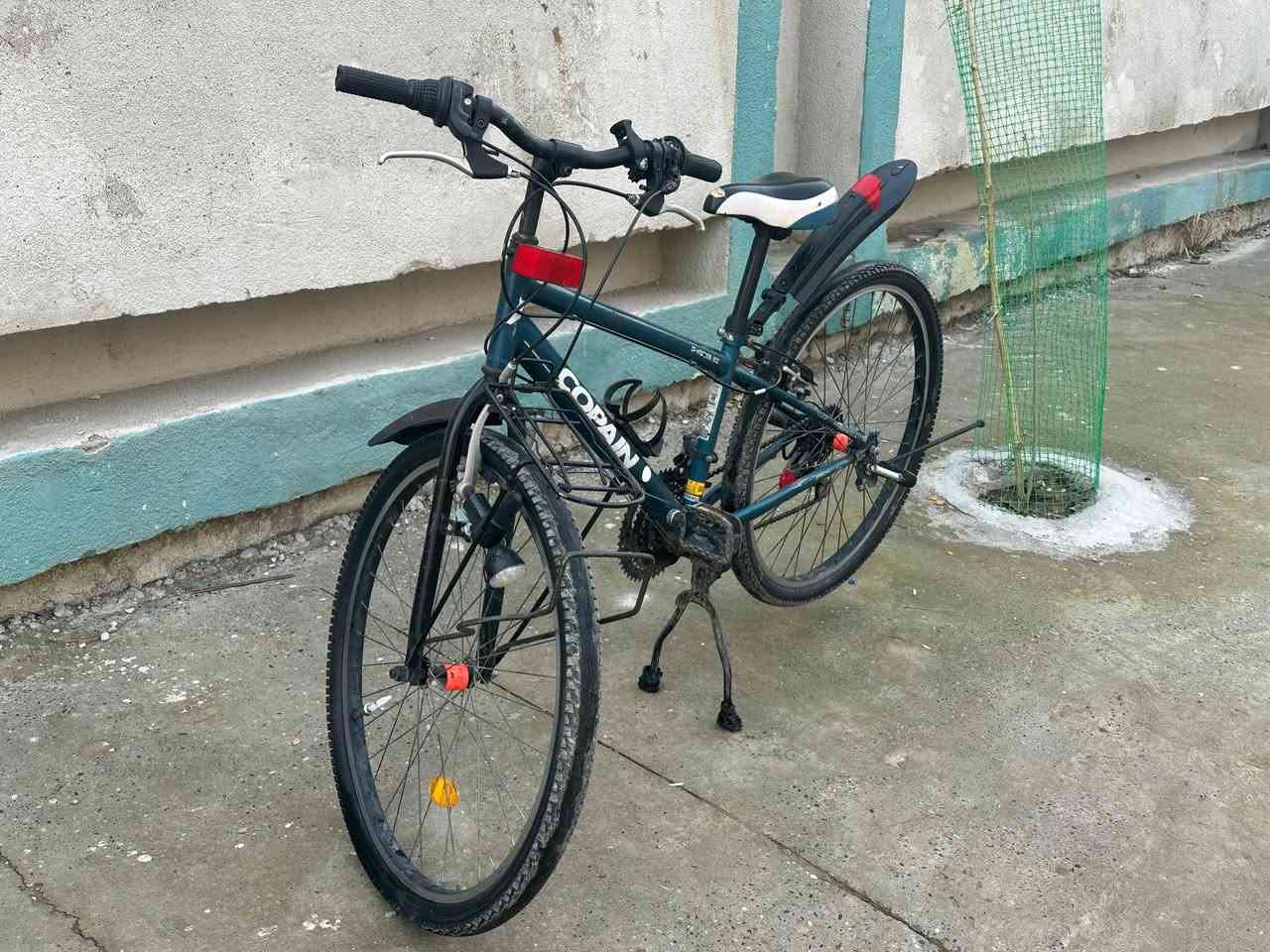 السلام عليكم بايسكل للبيع حجم 26 السعر 85 رقم الهاتف ***********
