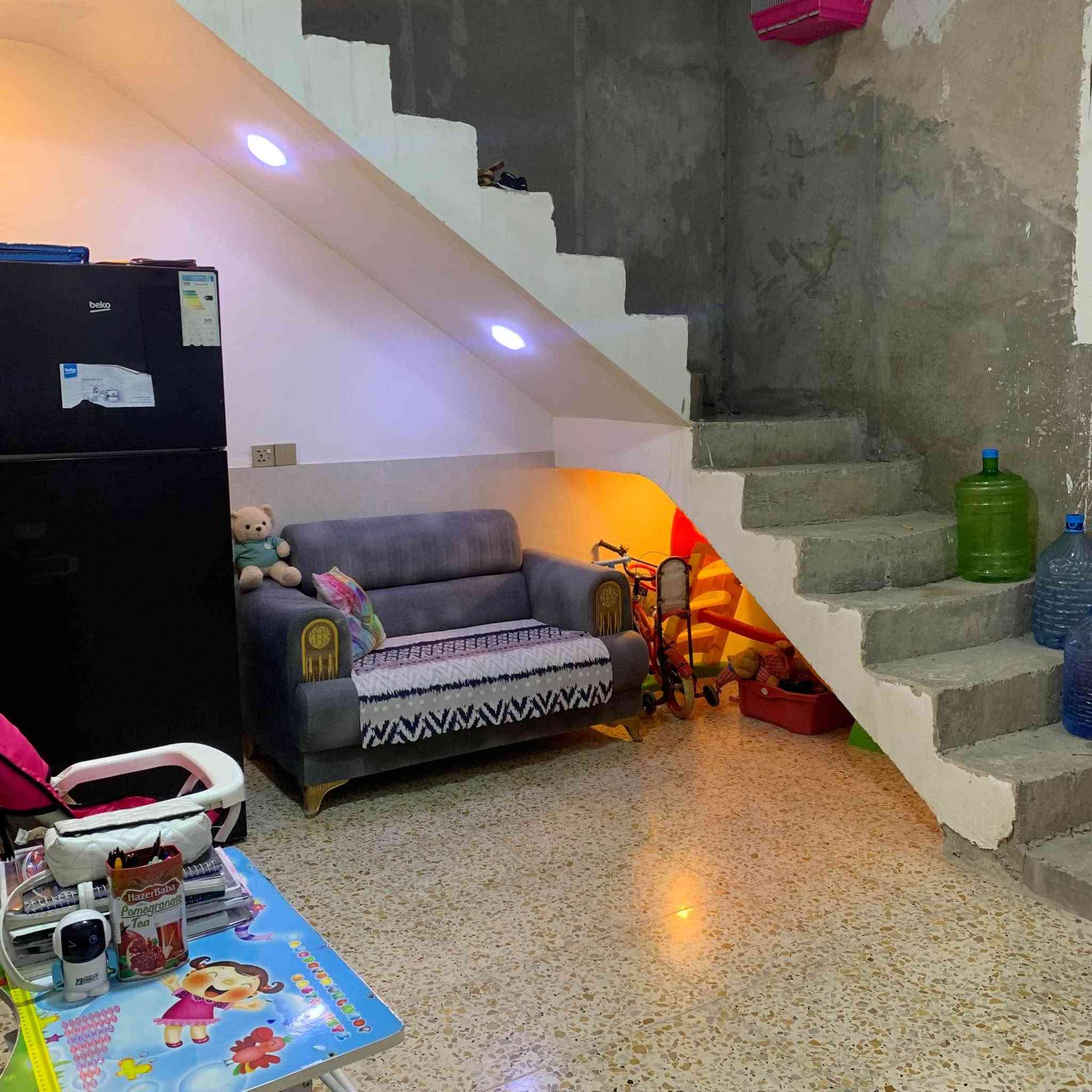 بيت للبيع زعفرانيه بيت بنيه طابق واحد مساحه 100 كامل بي نقص واجهه وبياض بيتونه سعر 93وبي مجال بسيط فرع 14ع يسرى ثالث بين  ؏ الركن  بيت جاهز الرقم *********** بغداد, العراق
