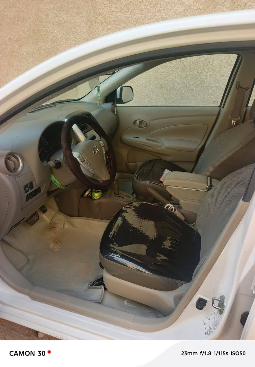 السلام عليكم
نيسان سني 

موديل 24، للبيع 

بيها بابين الصفحة اليمنة 

اثر طخت ستوتة تبديل الباببن 

تخم تاير  بلادين مع  ويالة اصلي  شرط الفحص 

دوشمة ارضية. وكشنات 

يعني دوسمة عامة 

ماشية 88 الف 

شاشة كامرة 

مواصفات النيسان معروفة 

مكان البصرة شارع الوفود 

السعر 110 وبية مجال 

الاتصال ***********
