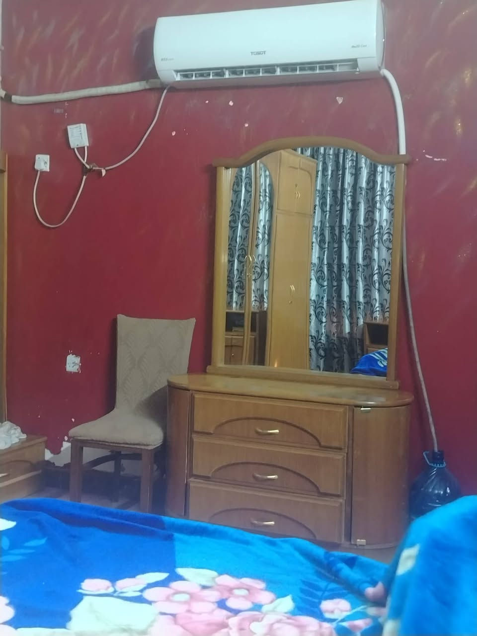 غرفتين اخشاب وحده تركيا وحده عاديه + كاويه للبيع العنوان بغداد الدوره بسعر مناسب للتواصل  *********** فقط وتساب
