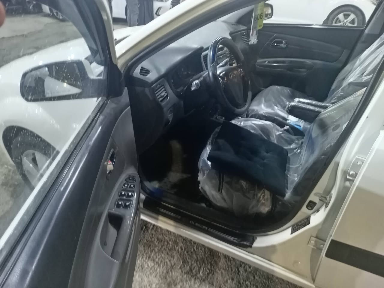 السلام عليكم ورحمة الله وبركاته برايد 2009 فول مواصفات عدى الفتحه محرك 1600 محرك گير تبريد تمام بيه صبغ الهلالات فقط مكان السيارة هيت
***********
