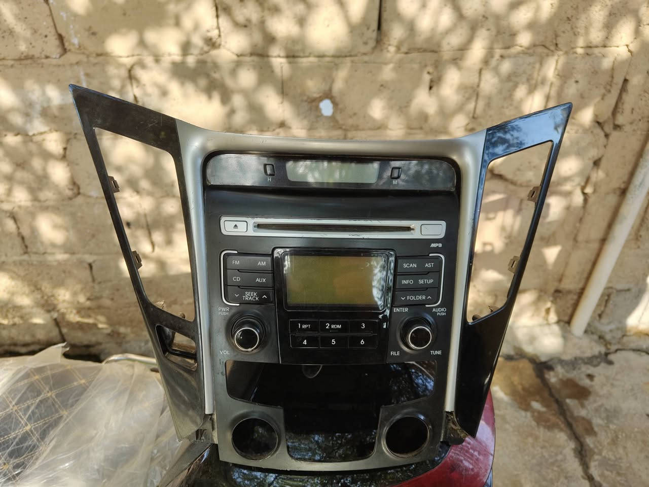 السلام عليكم للبيع مسجل سوناتا هوه الكفر مالته + كفر ثاني مال سوناتا 2011 وزوج تايرات حجم 18 مال سوناتا خليجي نص عمر المسجل والكفرات 70 الف والتايرات 40 مكاني الفلوجة ***********
