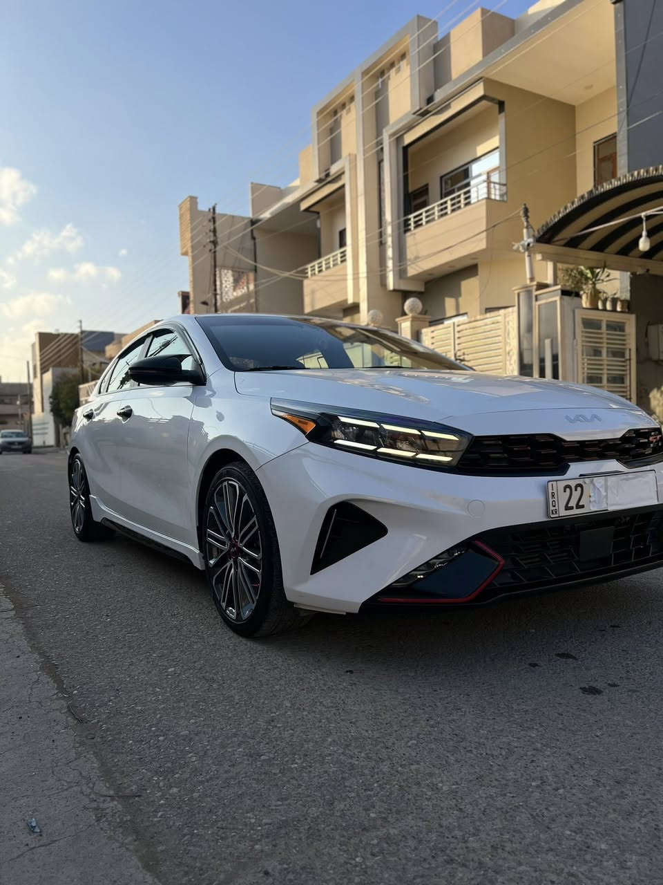 فورتي GT 2023 كلين✅
ماشية 33 الف من امريكا ماشية 26 
محرك 16 توربو 
لايتات زنون لد امامي 
بك لايت لد
كشن جلد حار بارد 
قطعتين تبريد 
سلايد 
بيها بارد فقط اقل الاصبعين بحافة قبغ الصندوك وماتبين 
وباقي المواصفات المعروفة مال جي تي
السعر / خابر وتدلل لان مع احترامي هواي ميفرقون بين العادي والجي تي 
***********
السيارة جاهزة من كل النواحي دينار ماتصرف عليها 
مكان السيارة الموصل / الايسر
