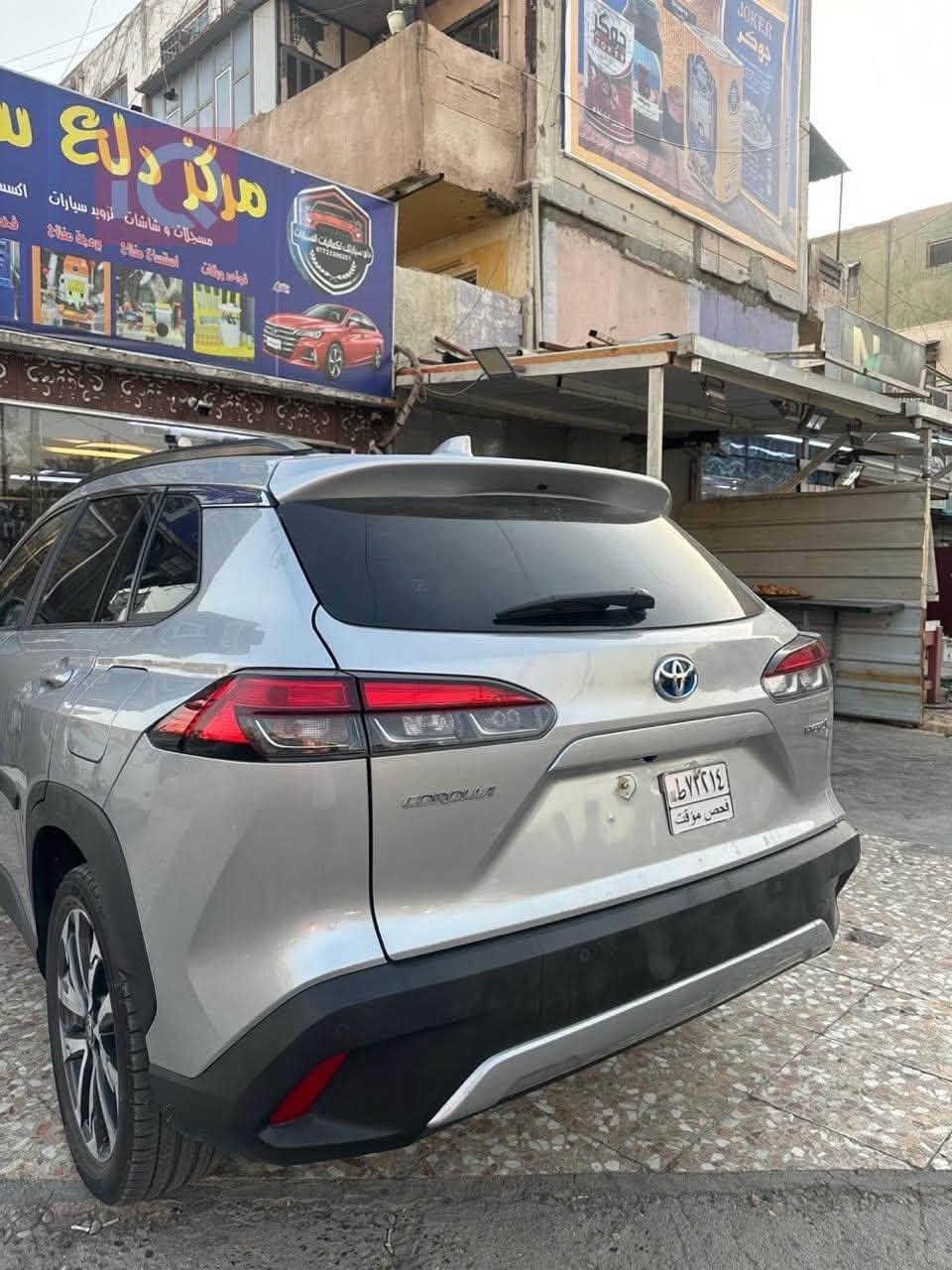 للبيـــع كورلا كروز وارد كندي محرك 2000 هايبرد رقم بغداد
بدون صبغ بدون ايرباك فقط بارد قليل و السونار موجود بلصور
السيارة فول مواصفات للاخير 
مقاعد كهربائية 
شحن لاسلكي
بانورما
بصمة 
تبريد قطعتين
مقاعد تدفئة
شاشة كبيرة كار بلي
ماشية 44 الف كيلو
السعــر 177$ ورقة
يعني 26مليون و نص عراقي
للاتصــال  ***********
