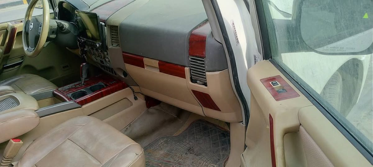 السلام عليكم 
للبيع سيارة نيسان ارمادا موديل 2007 وارد امريكي ..بأسمي رقم بغداد رقم دولي اللون ابيض 
حادثها جاملغ وبنيد بيها قطع صبغ ..ابيعها مصبوغ عام 
السيارة فول مواصفات محرك جيد كير جيد ..صدر امامي خلفي نظيف.. تدفئة كشنات .7 راكب ..تخم تاير اخو الجديد مع السبير..ويل كب عدد 5 بلادي ..بلوجكترات زنون عالي ناصيف زنون ..فتحة سلايد..تبريد خير من الله ..شاشة مع كاميرا ..السعر 68
مكاني بغداد العامرية 
للتواصل والاستفسار ... ***********
