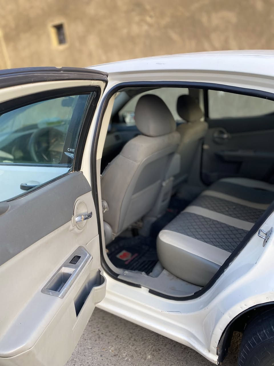 دوج أفنجر 2008 رقم كربلاء دولي سنويه 2026 مكان السيارة البصرة واكعه عليها سقيفة نص قمارة وجه معمرة السيارة مصبوغه عام بيها نواقص قليله دعاميات شيل وكطف تبريد ايخبل محرك 2400/ 4 كير محرك خير من الله سعر 50 وبيه مجال ***********
