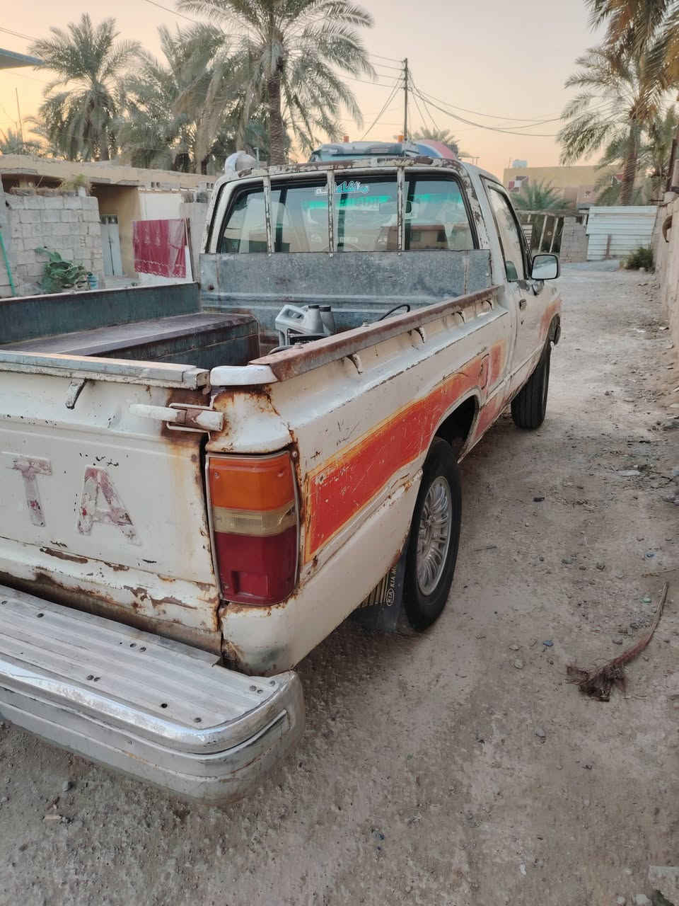 سلام عليكم البيع هايلوكس 88 ابلا رقم بغداد مكان بغداد صاصي اكسل كير كفالة مكينة عل فحص السعر 45 بي مجال *********** وتساب
