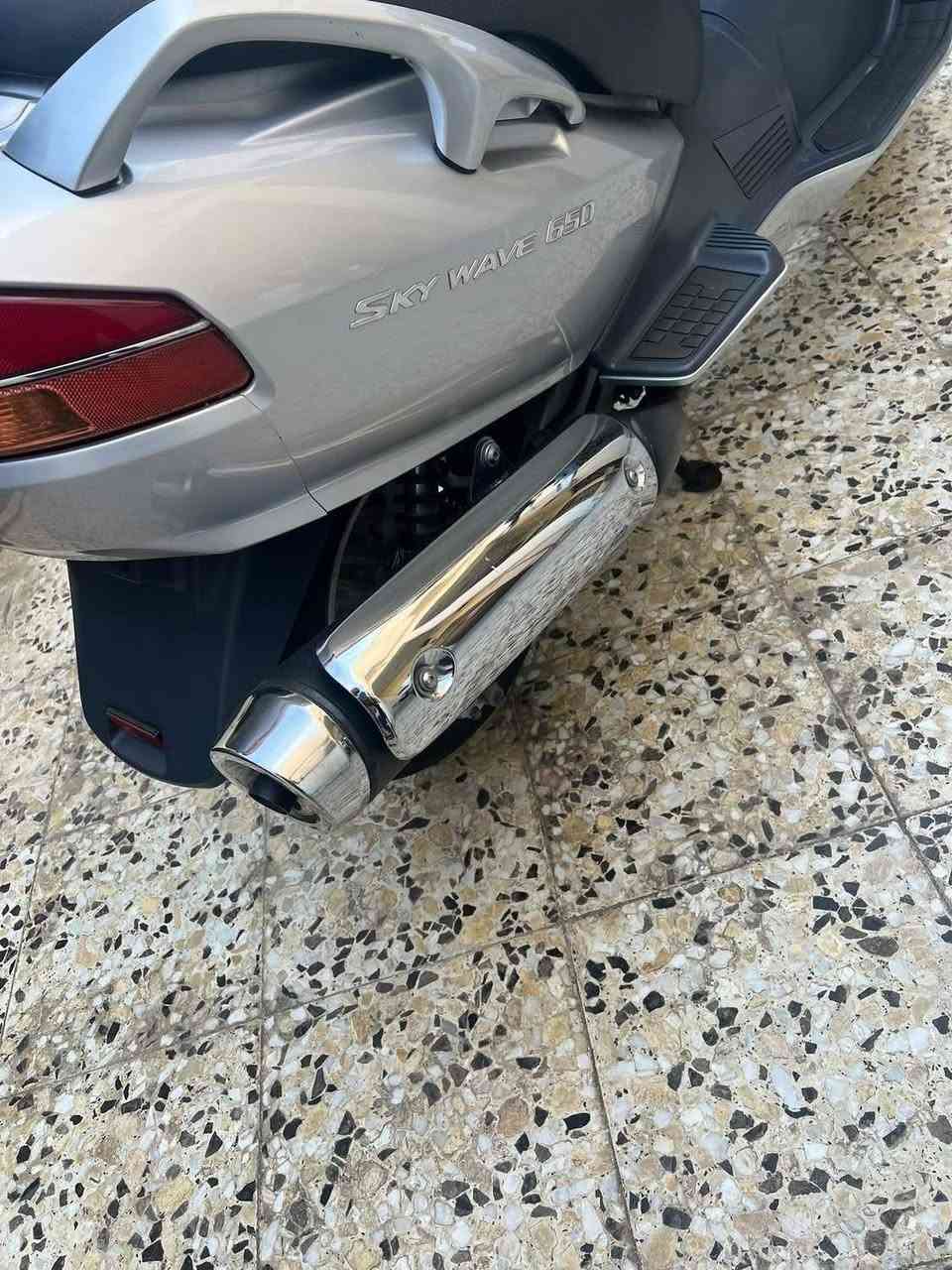 سلام عليكم
سكاي ويف ٦٥٠ مال رمبة ماشية ١٨الف
دراجة بلادي ما متعوبة
للبيع او مراوس على تي ماكس ٢٠١١
شرط النضافة
حساس ستاند
تيبترونك +اوتو
فرامل  ABS
مري كهرباء
تجوة مال شركة
تيرات نضيفات
ويل نضيف جدا
محرك طيارة 
للراغب التواصل على الرقم
+964 780 246 2203
واتس او اتصال
تواجد الناصرية
