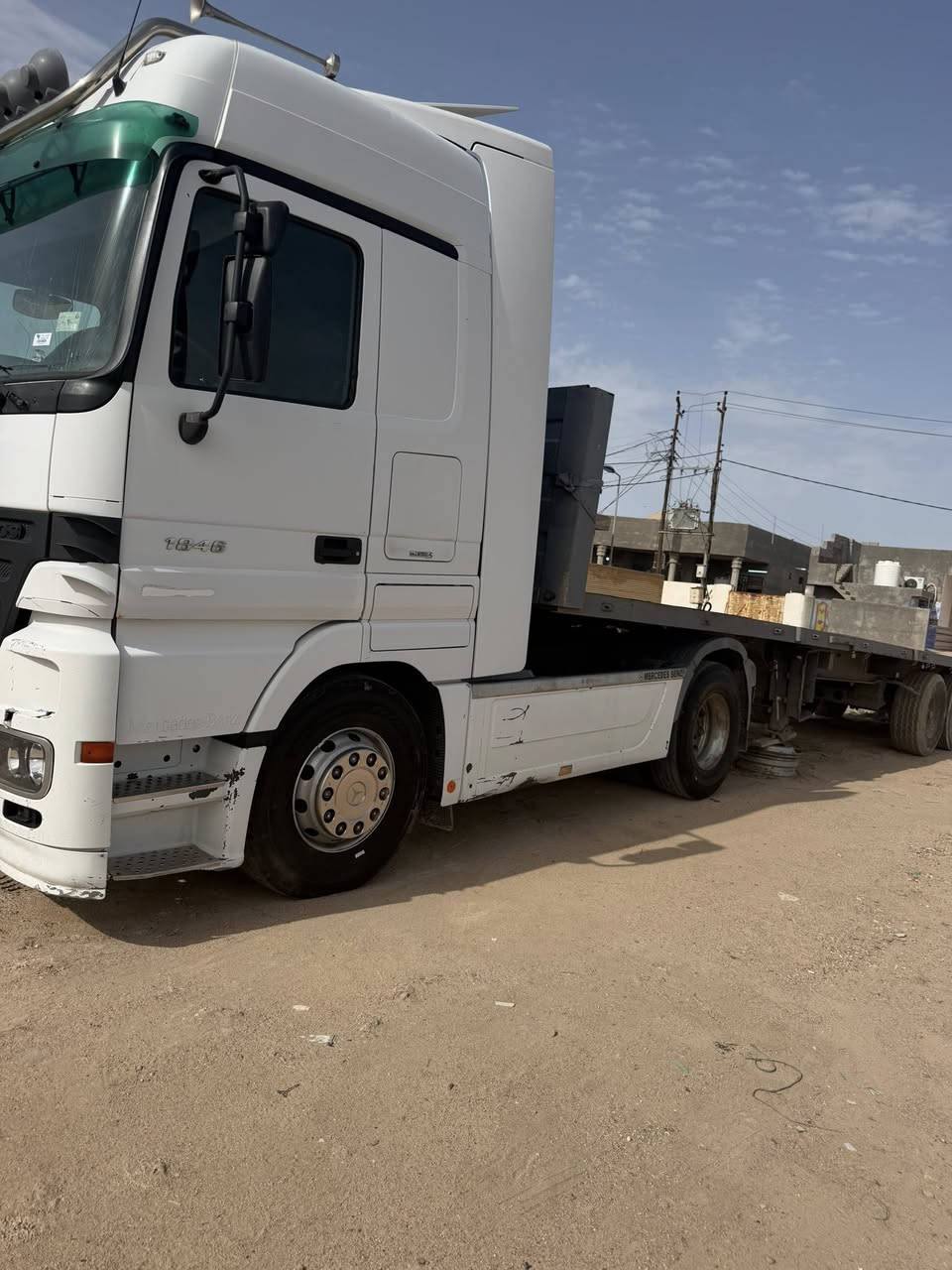 سلام عليكم اكتروز الفين 8 حجم 46 سياره بسمي مسجله بل سنوي صهريج سياره كفاله عامه السعر 330 رقم المبايل ***********
