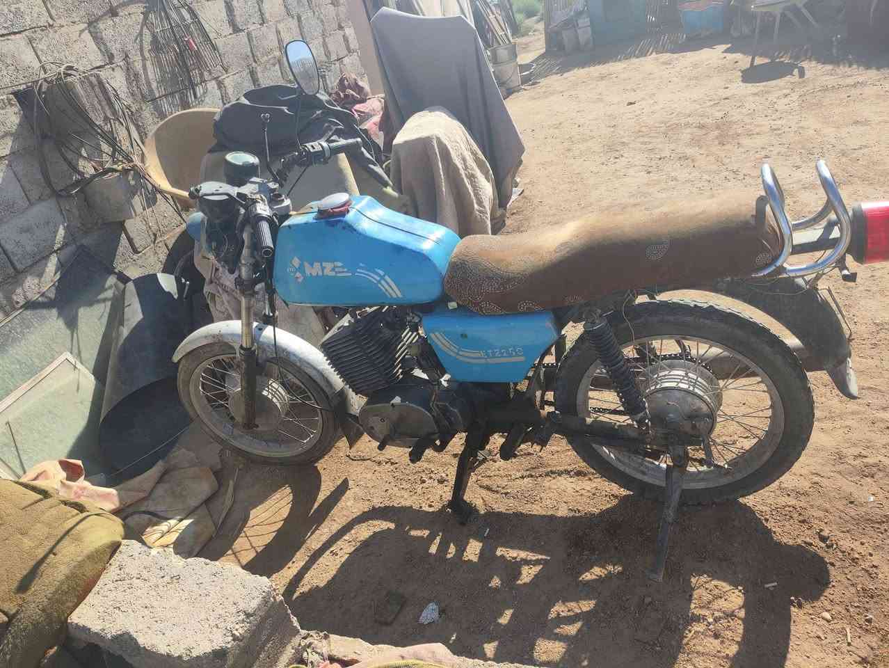 مطار امزح للبيع مراوس اذا اكو سايم عيوشه سعر 700 نريد يتواصل وياي هذا رقمي على الواتساب ***********
