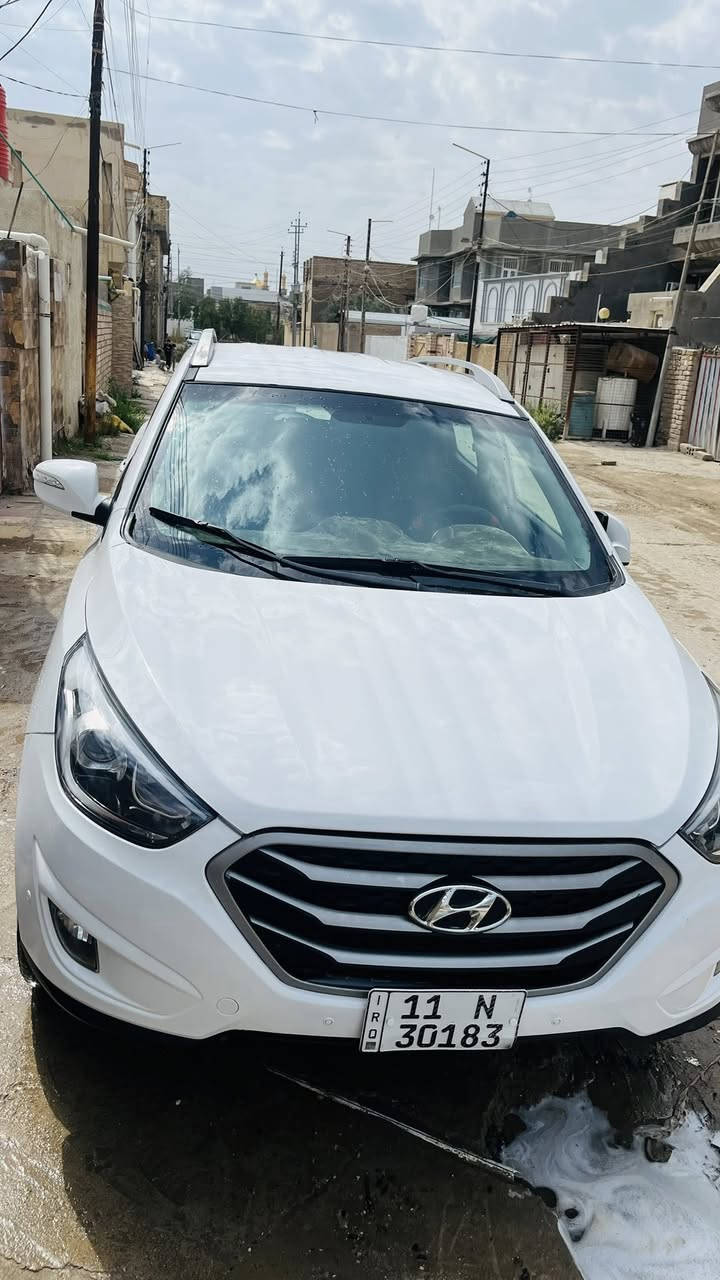 السلام عليكم  

توسان 2015 سابقا خليجي مكفوله  السياره 
نص فول السياره   مكينه 2000 دوش 
حداديه باتري جديد 
السنويه منتيهه
بااسمي السياره 

اخوان السياره بيه صبغ بسبب حادث صار  بيه. واصلحت 
 صور الحادث موجوده   
بيه باب مبدله باب السايق وجاملغ 

السعر 122 وبيه مجال 

مكاني بابل قضاء القاسم 
***********
***********
