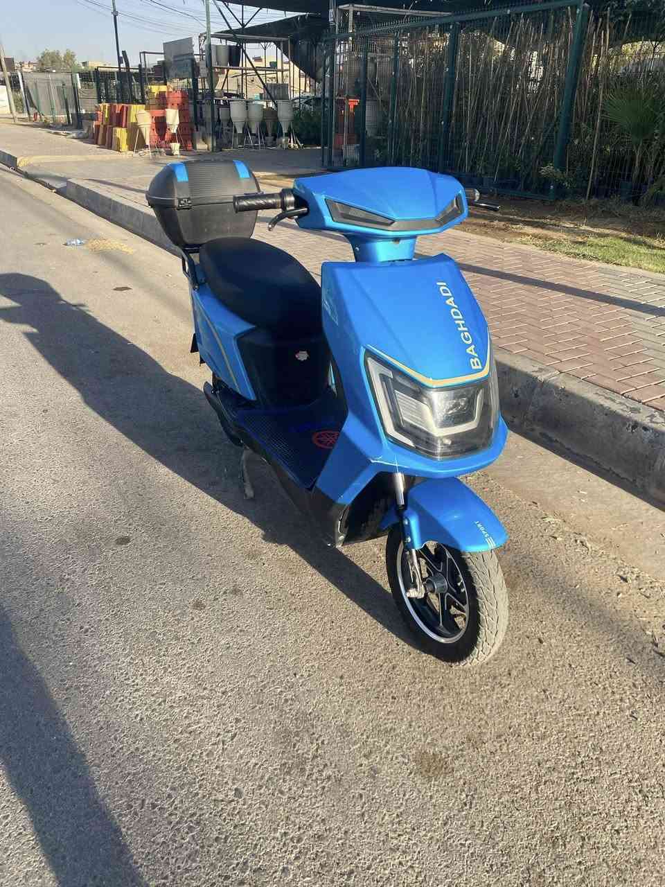 للبيع ماطور شحن 6باتر نظيف السعر 450الشراي يتصل غير متواجد ع فيس رقم ***********
