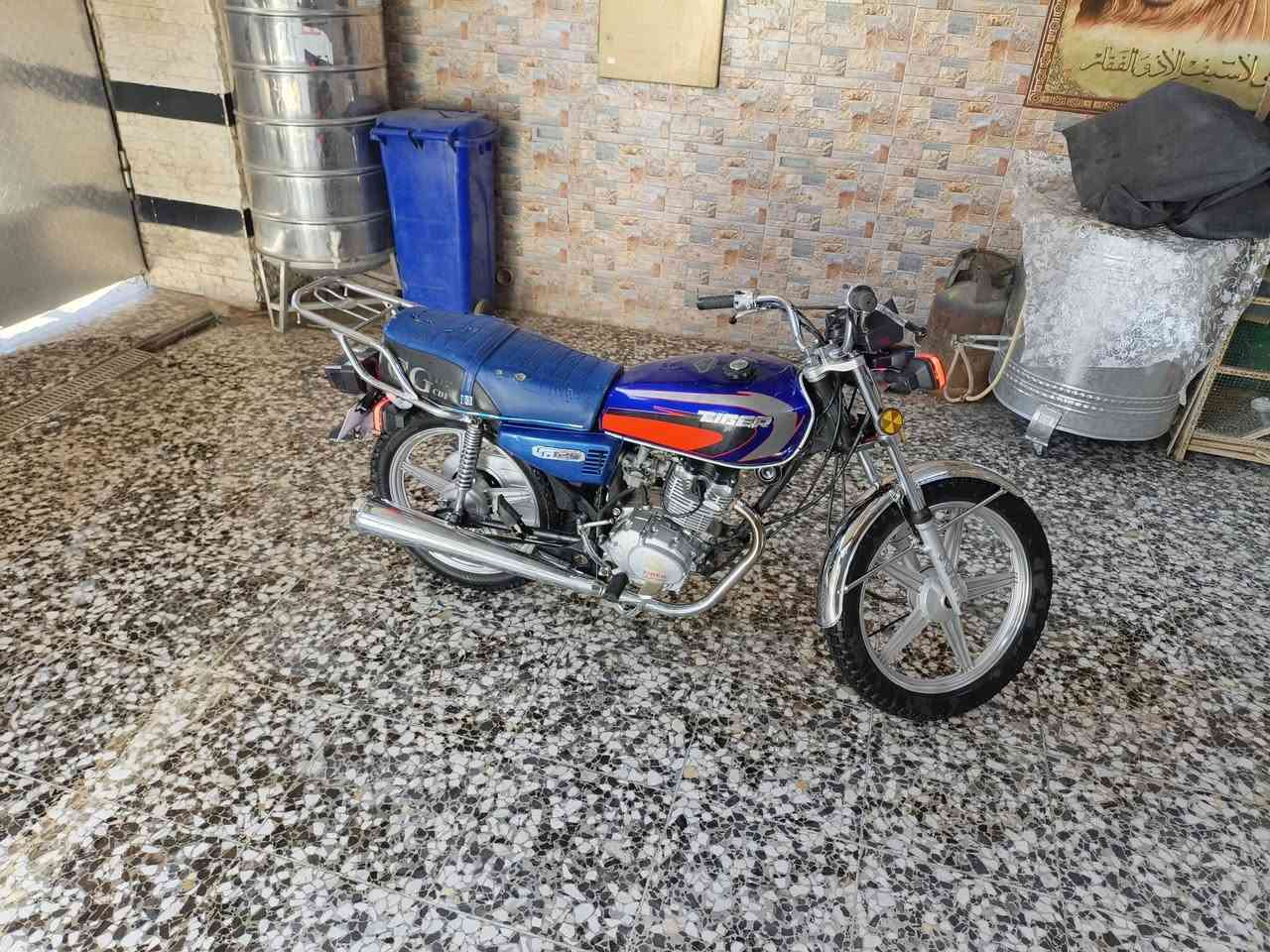 يالله سلام عليكم دراجه اربعه كير موديل 2021 دراجه خير من الله مكينه مامفتوحه لا تنقيص ولا تبخير كهربائيات كلها شغاله هندر واحد تشتغل مابيها اي نقص اوراق كاملة السعر 475 وبيها مجال بسيط عنوان بغداد حي النصر ***********
