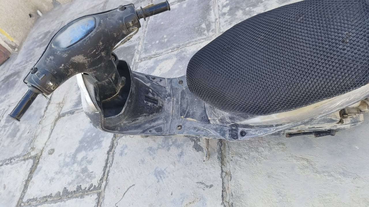 السلام عليكم دراجه منغولي للبيع طفت واحدها ابيع كوم حديد مثل ماوضح كدامك بصوره 150 مكان التاجيات قرب جسر الدوار ***********
