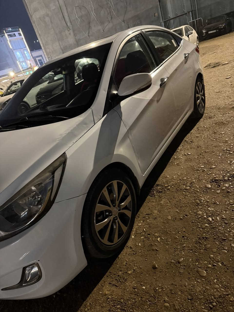 السلام عليكم
اكسنت 2015 خليجي فول بانوراما اشاير بالمري السيارة مكفولة من الصبغ بيها بارد بالجامغ والبنيد تبريد منظومة جديدة مكينة والكير ما مفتوح ماشية 130km  السعر 112 

مكاني بغداد ***********
