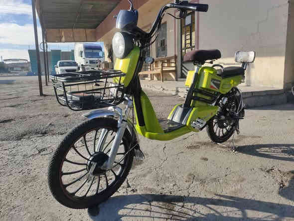 موطور للبيع بطاريات جدد موديل 23  سعر 375 مكاني الخالديه 
***********
