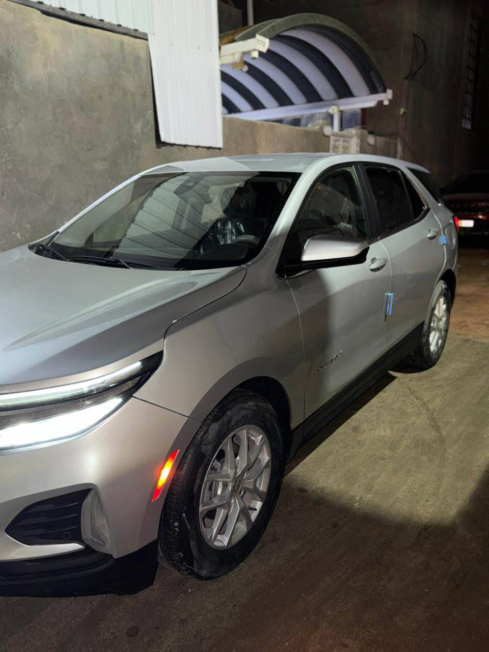 السلام عليكم 
سيارة كوينوكس ميديل ٢٠٢٢  وارد امريكي حادثها بنيد فقط وبيها بارد بل الصندوك على كد شبر سياره نظيفه وما ماشيه بس ١٧ الف رقمها بصرة تحويل ثاني يوم مكينه ١٥٠٠تيربو  السعر ١٦٠ ورقه وللاستفسار التواصل على الرقم 
***********
ملاحظه انه مكلف بل النشر فقط شط العرب, البصرة
