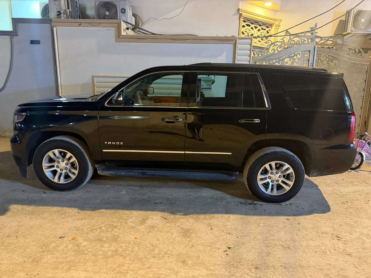 تاهو ٢٠١٨ رقم بغداد خليجي  باسمي وكاله المنصور محرك 5300 بيهه جاملغ امامي صبغ فقط بدون فتح والباقي كفاله السياره جديده جدا وجاهزه من جميع النواحي مكاني البصره للاستفسار الاتصال على *********** السعر 317 ورقة وبيهه مجال ( بيع مستعجل )
