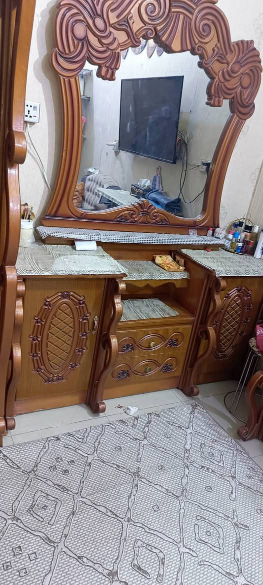 غرفه نجاره صاج استعمال قليل كلش فخمه ونضيفه
للتواصل واتساب***********
