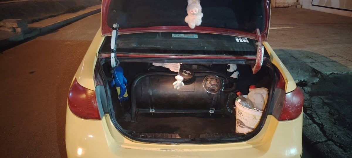 السلام عليكم 
الانتر امريكي 2010للبيع رقم ديالى محرك 20محرك وكير نظاف منضمومت غاز شرط التحويل السعر 90وبيها مجال قليل اتصال الرقم 
***********
