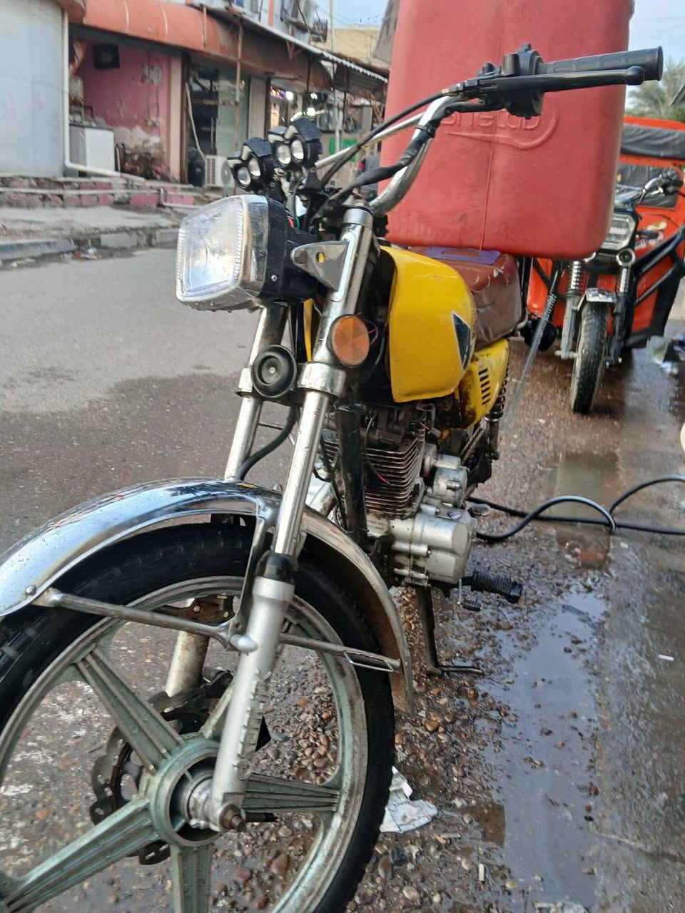 دراجه ايرانيه 5كير نضيفه 350الف بيه مجال رقم ***********. 
***********
