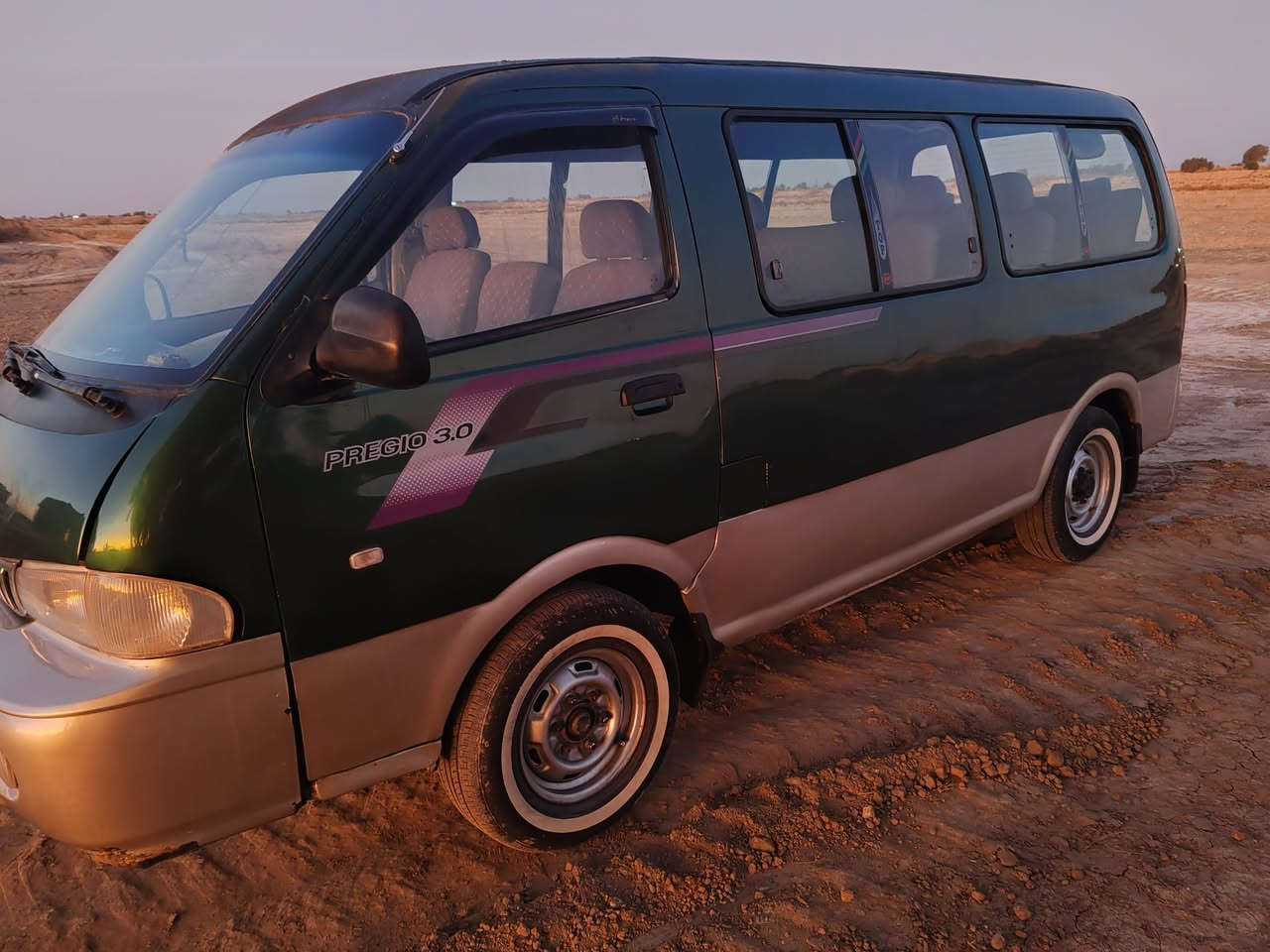 السلام عليكم بريجو موديل 98 سياره جديده مقفوله كفاله عامه من ضربه من صبغ من تبديل فقطشجراد جير محرك اكسل جدد على وضع الشركه اربع شواصي كفاله مكينه 3000 رقم بغداد انجليزي لل 31 مكان السياره بابل النيل الاستفسار على هذا الرقم السعر 63 وبيها مجال حق الجيه ***********
