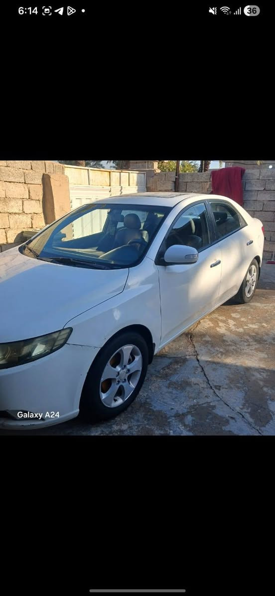 السلام عليكم للبيع سيراتو موديل 2009 محرك 1600 دوش رقم بغداد تحويل مباشر المواصفات فتحه سقف تحكم ستيرن حساسات خلفيه بيها قطعتين المكان بغداد السعر 88 وبيها مجال رقم الهاتف ***********
