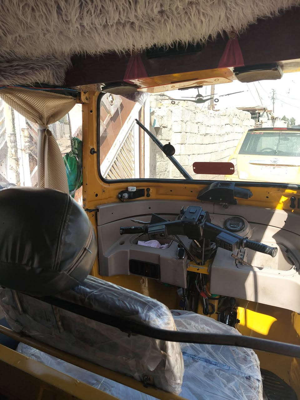 تكتك 20 للبيع رقم وسنويه رقم بغداد مصبوغه عام تخم تاير محرك لاصرف ولا تبخير السعر 6000 وبيها مجال بسيط 
***********
