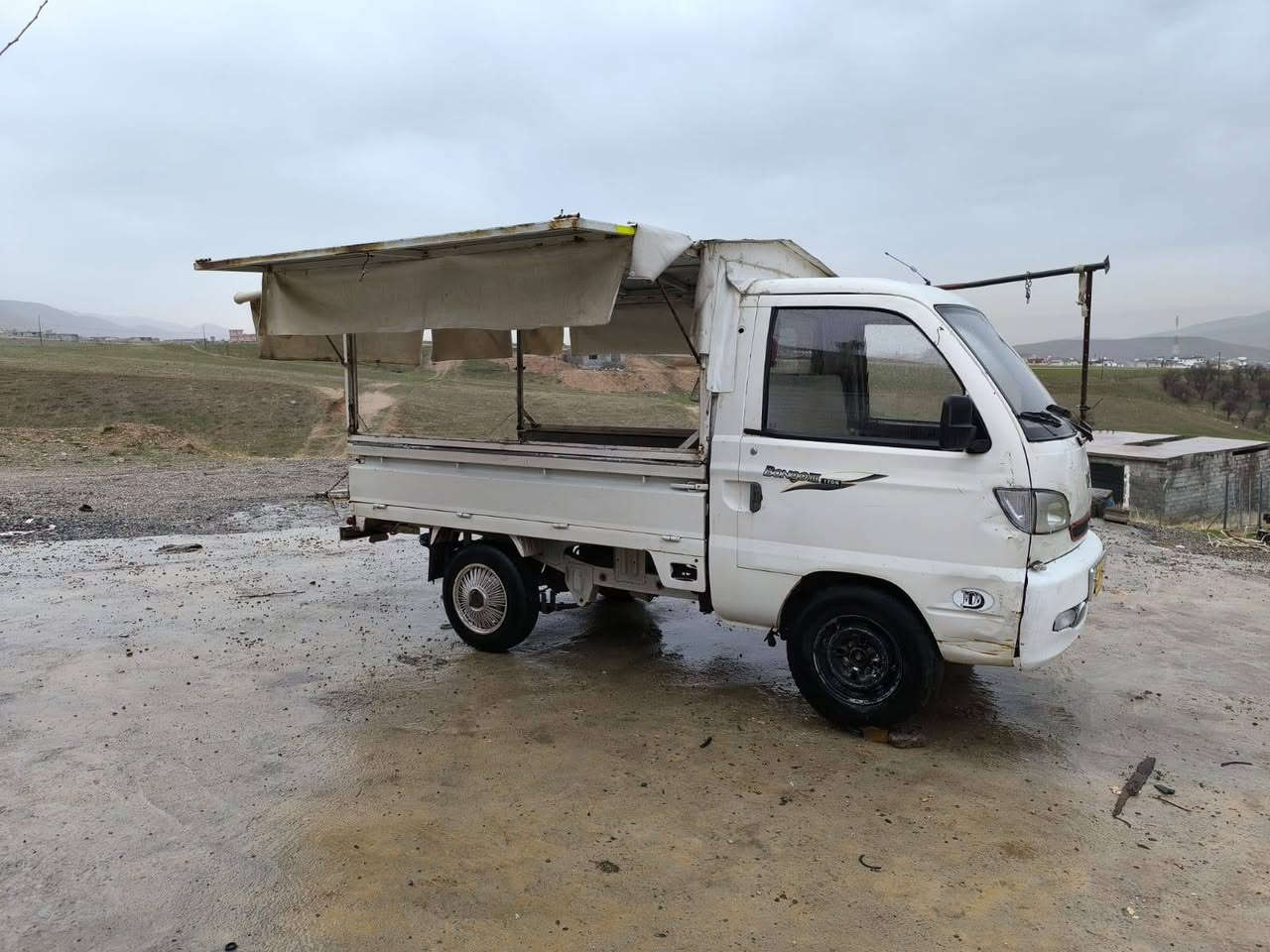 هایڤی مۆدێل 2006
بەشەرتی گێڕو مەکینەو عەکسل  
بەشەرتی فیتەر پاتری لۆک تەیای لۆک  
ناوبۆدی تێگیراوە کامل چاتر
بۆهەموو ئیشک دەبێت و هەر 
چوارلەی دەکرێتەوە
ماڵی دۆستەکامل کارەبەی مەزبووتە  مەنەفێسی لەگەڵە ڕزیوی نیەو بەشەرتی شەنسی 
نرخی 18گەڵاومەجالێکی کەم 
لەسلێمانیم توەسپی 
*********** السليمانية, العراق
