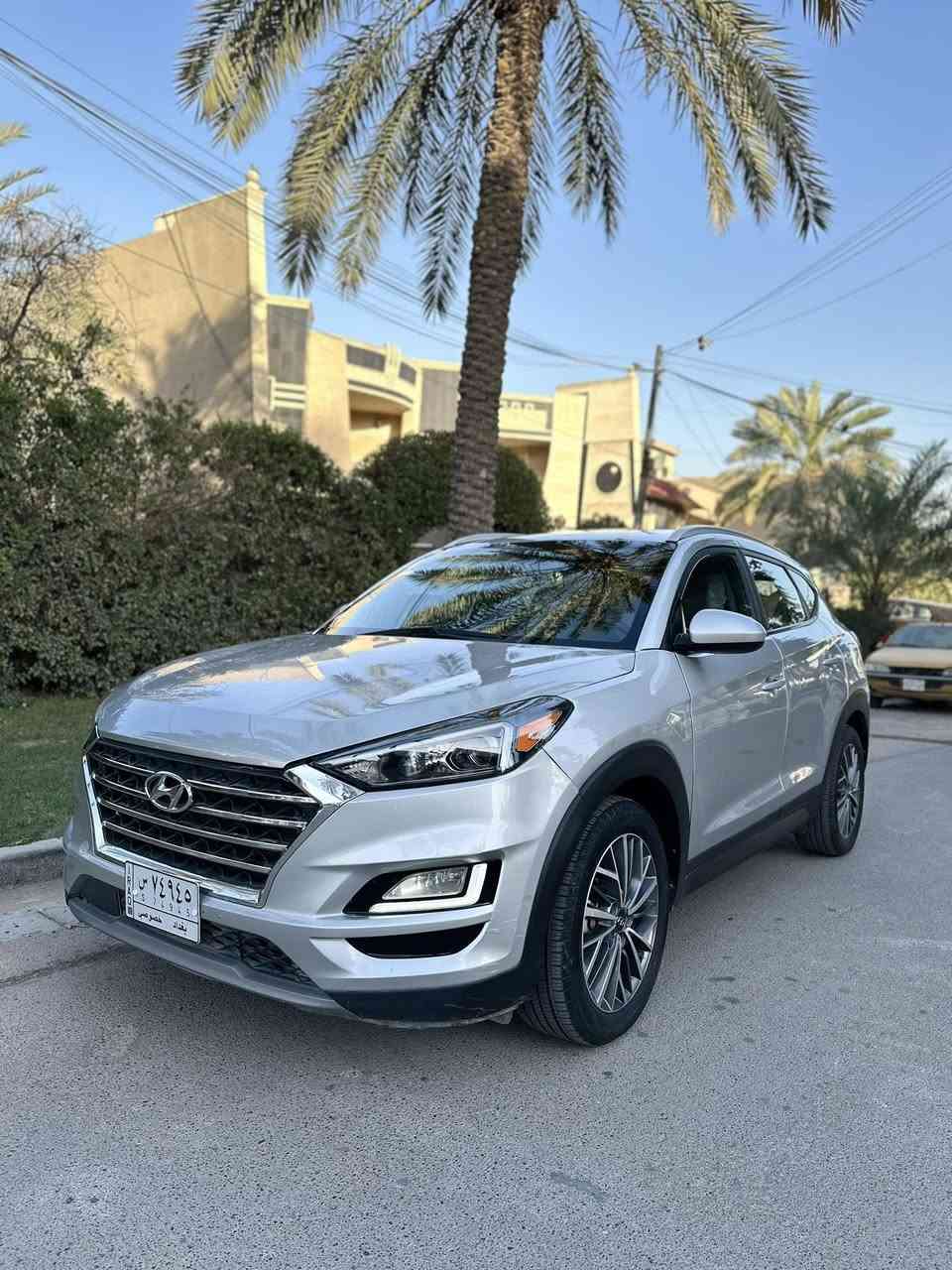 السلام عليكم 
توكسان ٢٠٢٠ وارد امريكي 
ماشية ٤٩ الف فقط 
فول مواصفات عدا البنوراما 
حادثها جاملغ وبنيد السونار مرفق
كير محرك بلاديات بدون فتح 
سيارة جاهزة بدون نقص 
مكاني بغداد سعرها ١٥٥ ورقة 

للاتصال فقط : ***********
