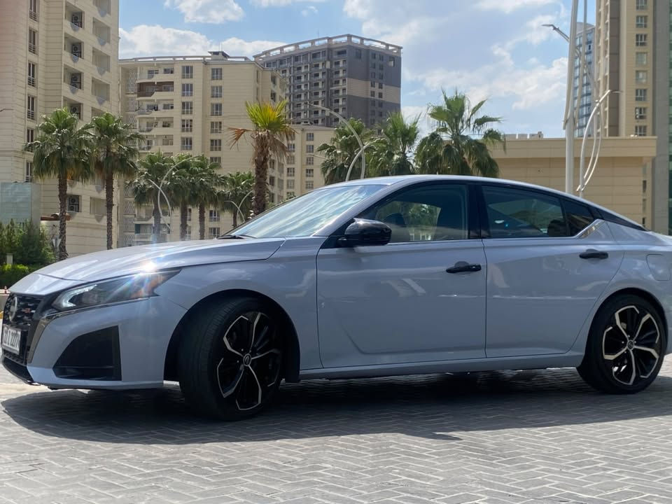 NISSAN&ALTIMA{SR} SMOKE
التيما موديل 2024 لون سموك المميز و هاذ الون ماجا بل التيما فقط من موديلات معينا الي هيه 2023 و فوك قليل هاذ لان المميز بل شارع و فقط عل SR
موصفات SR فول فول ويل 19 عدا الفتحه 
رادارت امامي توقف ذاتي تحذير الخروج بل اضافة سوكان هزاز عن المسار تحذير ليلى رادار نقط عميه و تحذير صوطي ردار توقف ذاتي عند روجع للخلف و منع الصتدام لايت حساس يعني من تصير مكان ضلما او رويت ال سايق تصبح شبه معدومه سيارا من وحدها تشغلك لايت عالي و من تصير مكان اضاءة تناسب رويت ال سايق يطفي لايت عالي او بحال وجود سيارا اضين و لايت عالي ناصي بلادي ابيض ثلجي ناصي عالي و سكن و مرايات كهرب و اشارات  تشغيل عند بعد تبريد منفصل دبل زون حار بارد و بي كلوز سبيت يعني تحديد سرعه و سكان فوليوم و باتل شفت يعني بي كير بل سكان و بيها 3 وضعيات للقيات Sport D’S هاذ نضام سبورت للتسارع عالي و قوا و ثاني L shift الي هوا نضام يذه سيارا حمل كلش او بحال سيارا جانت علا جبل او صعود قوي و ECO DRIVER نضام قيادا قتصادي و تقليل من صرف الوقو و نضام رابع Driver made normal و بيها الكير بل سكان الي هوا بل تل شفت يجي شفتات بل سكان تتحكم ب نمرت الكير من سكان و هاذ ميجي بل موصفات بقيا فقط بل SR 
و بيه بعد هواي موصفات سيارا فول فول بل اضافا تايرات عليها برجستون بلادي سعر التخم فقط تاير 650$ تاير بلادي برجستون امريكي و بل شغلات الي اني ضايفها لل سيارا من دركا خياط علا لون الكشنات مطرز و جناح خلفي و حمام كامل و بولش عام بل اضافا سيارا مخلف ب نانو سيرميك بل كامل بس ال نانو سيرمك ب 300$ و مصروف عليها هواي شغلات يعني سيارا جاز من كل نواحي هزا جديد مصار شهر و فحص براد و رقم جديد و سنويه جديد لحد 2032 يعني سيارا ناقصه فقط سايق شغل و امشي…………………..و بل نسبه للسعر سيارا طالب على 130 و بي مجال قليل و هيج سيارا ب هيج كملايت و بهيج نضافه و بهيج اعتناء و ترتيب و ممشا فقط 30الاف و بيج لون مميز و علا هاذ موصفات مستحيل اكو ب هاذ سعر بس مستعجل علا بيعتها لان عندي سفر ولا ماكو ب هيج سعر لو تفر العراق كامل مكان سيارا (اربيل) تواصل فقط وتساب (***********) و تحياتي للجميع
