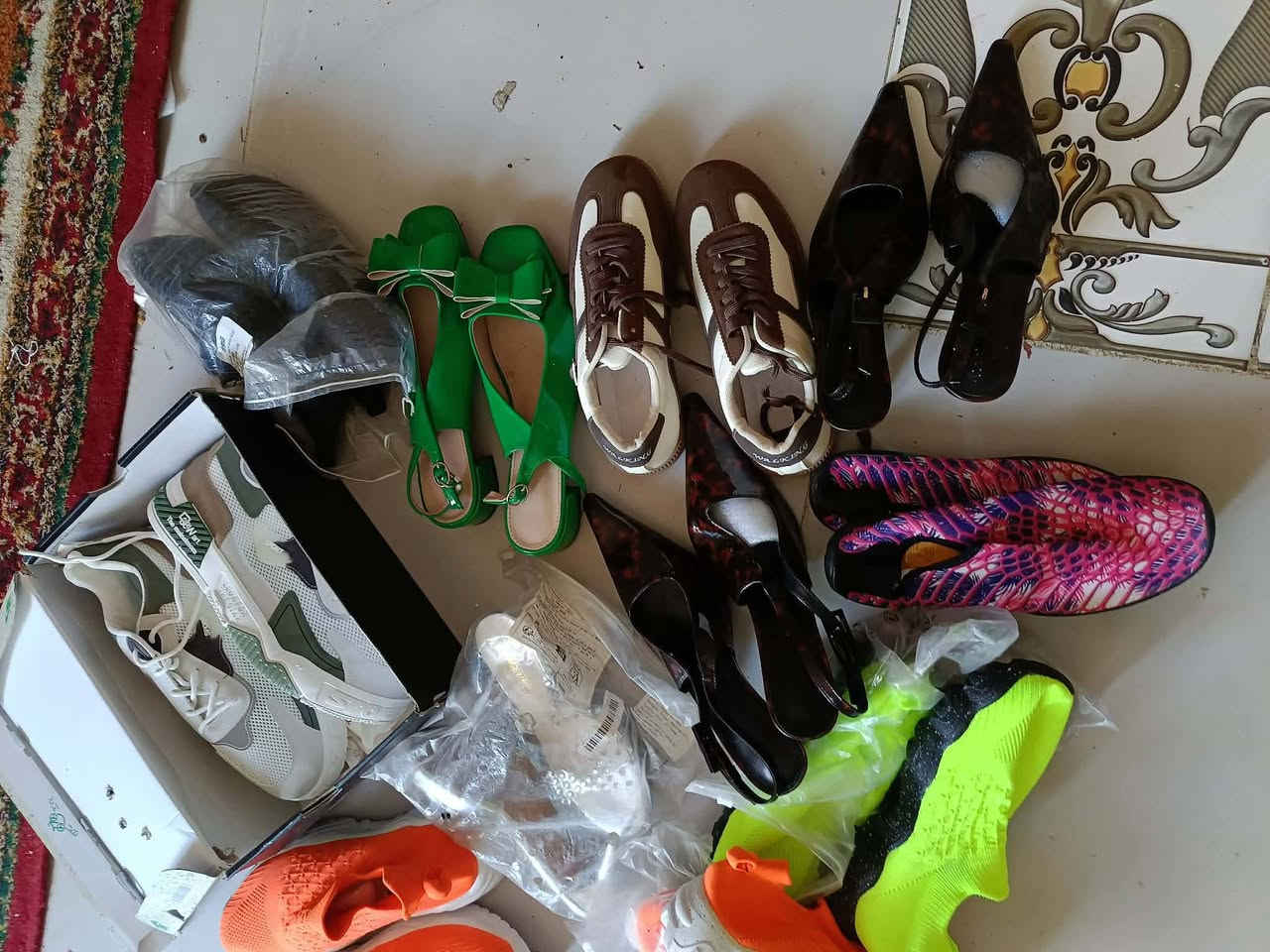 شروة احذية تكرمون 14 زوج+زوجين سلبر 
نسائي ورجالي قياسات خاصة واعتيادية 
كلهم ب 35


**إذا كنت صاحب هذا الإعلان وتريد حذفه لأي سبب، رجاءا أرسل رسالة إلى الدعم الفني**