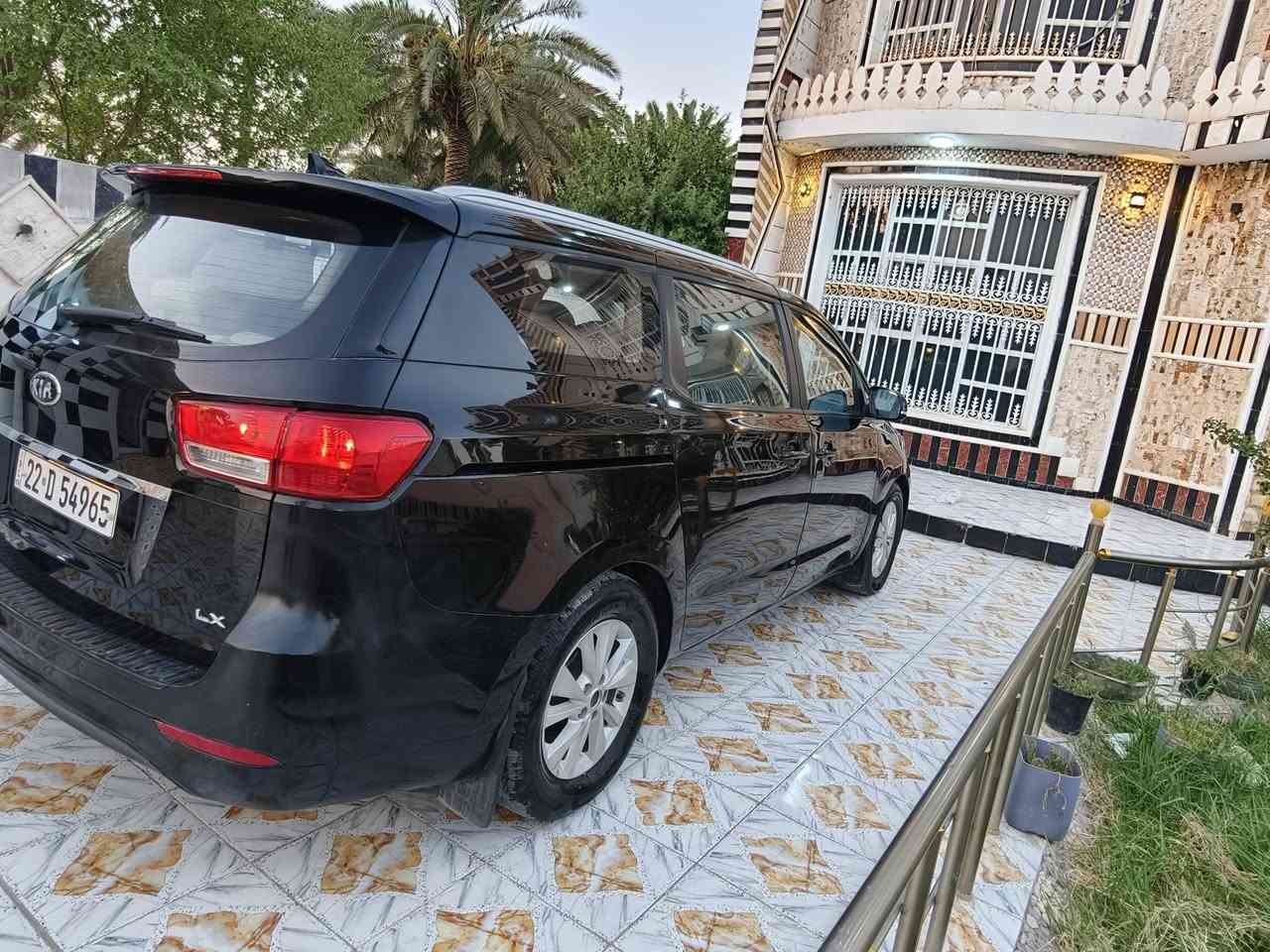 كيا سيدونا  2017 وارد امريكي فول مواصفات عده فتحه صبغ ثلاث قطع بدون دواخل مكينه سته سلندر سبعه راكب ثلاث قطع تبريد جلد بيبان كهرباء هيترات بالكشنات كشنات كهرباء شاشه كاميرا حساس مواصفات في اي بي سياره جديده تخم تاير حداديه جير مكينه كله بشرط السعر140هاتف***********

