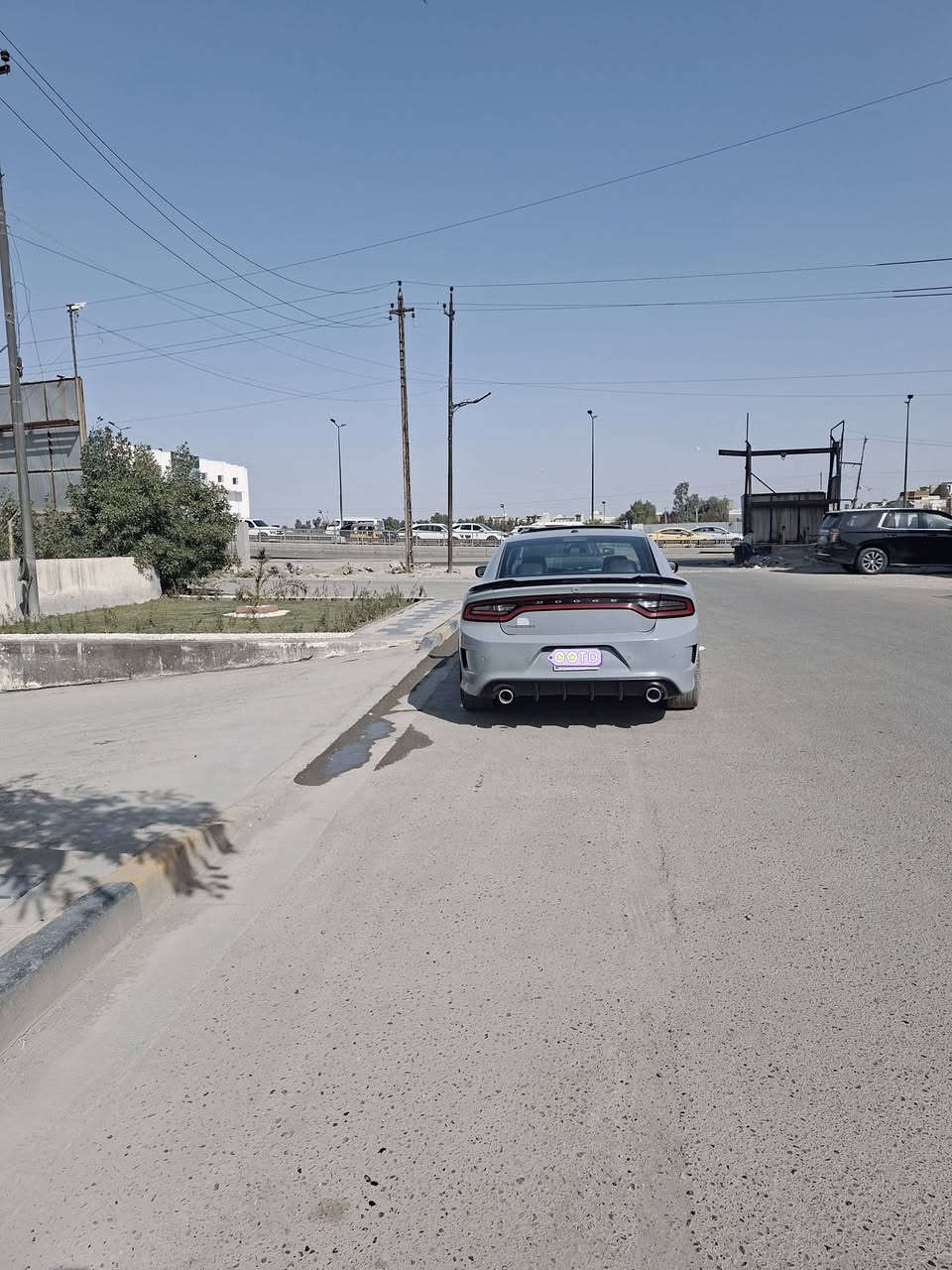 يالله يارزاق السلام عليكم سيارة نوع دوج جارجر لون سموك موديل 2021 فول مواصفات توويل مكينة 6 سلندر ماشية 96 الف رقم بغداد مميز وارد امريكي حادثه جاملغين وبنيد مكانه بغداد اخوان ممتواجد على الفيس  سعره 183 ورقة رقم الهاتف ***********
