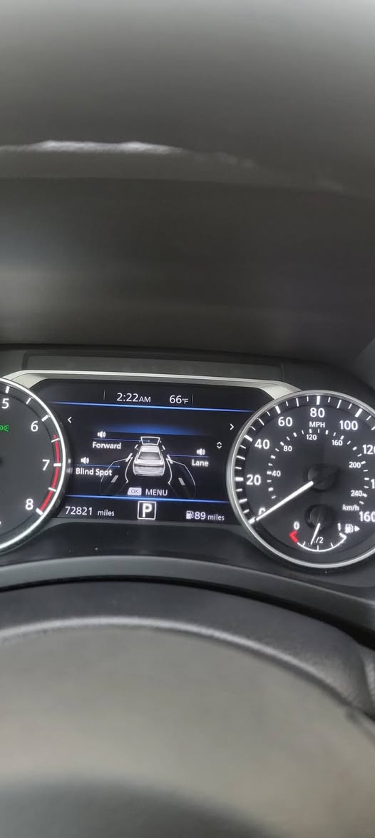 السلام عليكم نيسان سنترا موديل 2021فول موصفات ماعده الفتحه رقم بصره وارد أمريكي تقرير غرق يعني تعمل وتسير بيه بارد بلجملق لامامي وخلفي غير متواجد ع الفيس *********** موجود واتساب البصرة, العراق
