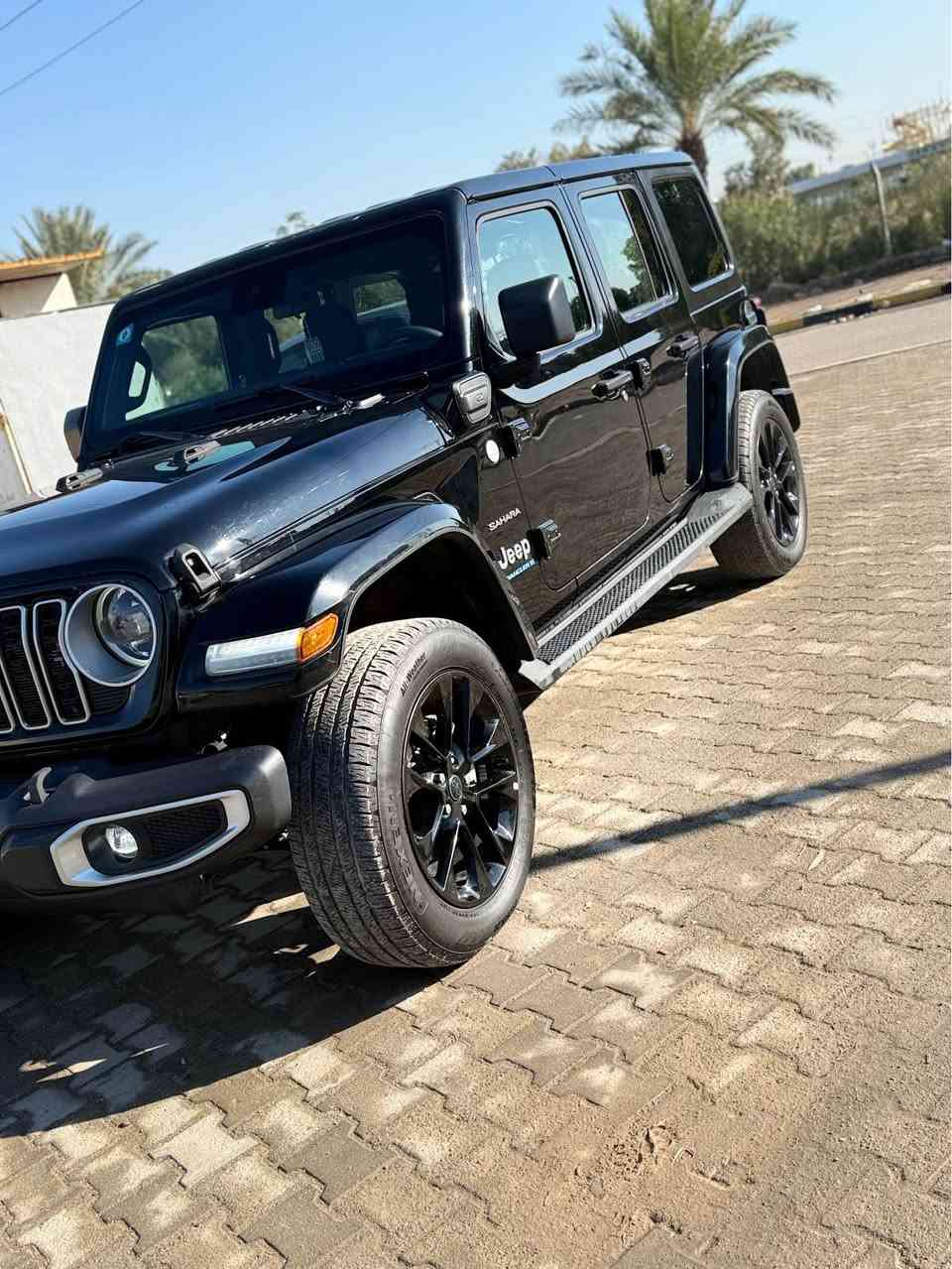 السلام عليكم جيب رانكلر  4Xe 2024  وارد امريكي
السياره مرقمه و جاهزه 

       2024 JEEP WRANGLER, SAHARA 4XE.  2.0L

حجم المكينه : 2000 تيربو + هايبرد + هجين شحن خارجي
المسافه المقطوعه : 16 ميل       
                    
الضرر : بنيد مبدل نفس الون
                       
   الايرباك : دركة استيرن و برده

#المواصفات 
1.قماره تتفصخ صير كشف
2.بصمه 
3.لوكير
4.كشافات 
6.شحن خارجي
7.هيتر بالاستيرن 
8. شاشه
9.هيترات بالكشنات
10.تشغيل عن بعد
11.كشنات مخمن
12هيترات بالكشنات
13. دمام خلفي
 

💰# السعر 317$ وبيه مجال

☎️تفاصيل اكثر هذا رقمي ***********  بيه وات ساب

مكان السياره : بغداد الكراده قرب ساحت الواثق بغداد, العراق
