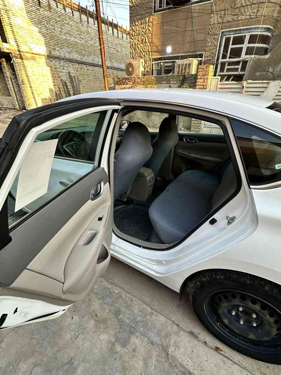 إعلان بيع سيارة – بحالة جيدة جداً
للبيع سيارة موديل 2018 لون أبيض، محرك بنزين، قير أوتوماتيك، ممشى 122 ألف كم، السيارة استخدام شخصي وبحالة جيدة جداً، قيادة مريحة واقتصادية بالوقود ومناسبة للاستخدام اليومي والسفر. السيارة مخدومة باستمرار وتمت صيانتها بشكل دوري، ولا تحتاج أي صرف حالياً وجاهزة للاستعمال مباشرة.

السيارة مكفولة ما عدا قلم باب صدر خلفي فقط، وباقي السيارة بحالة جيدة، المحرك وكير  بحالة ممتازة، التبريد شغال ممتاز، السيارة نظيفة من الداخل والخارج، وتم استخدامها بشكل هادئ.

مواصفات السيارة:

- قير أوتوماتيك
- محرك بنزين
- تكييف بارد
- زجاج كهرباء
- مرايا كهرباء
- نظام صوت
- وسائد هوائية
- ABS
- استخدام نظيف

السعر المطلوب 115 قابل للتفاوض بحدود المعقول للجادين فقط.

للتواصل والاستفسار:
***********
