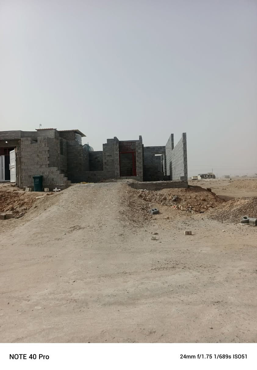 السلام عليكم عندي هيكل غير مسقف رقم العقار ١٦٤٦٣ مساحه ٢٥٠ متر سعر ٢٨ مليون رقم صاحب العقار ***********
