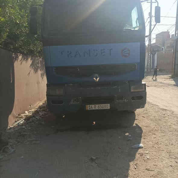 للبيع رينو محرك 420جديدمجموه جيف كيرفلر تك مطولة سعر 120    ***********. بسمي رقم بصره ..2028  نكليزي موديل97 طول شاطئ 5مترمن وره قماره
