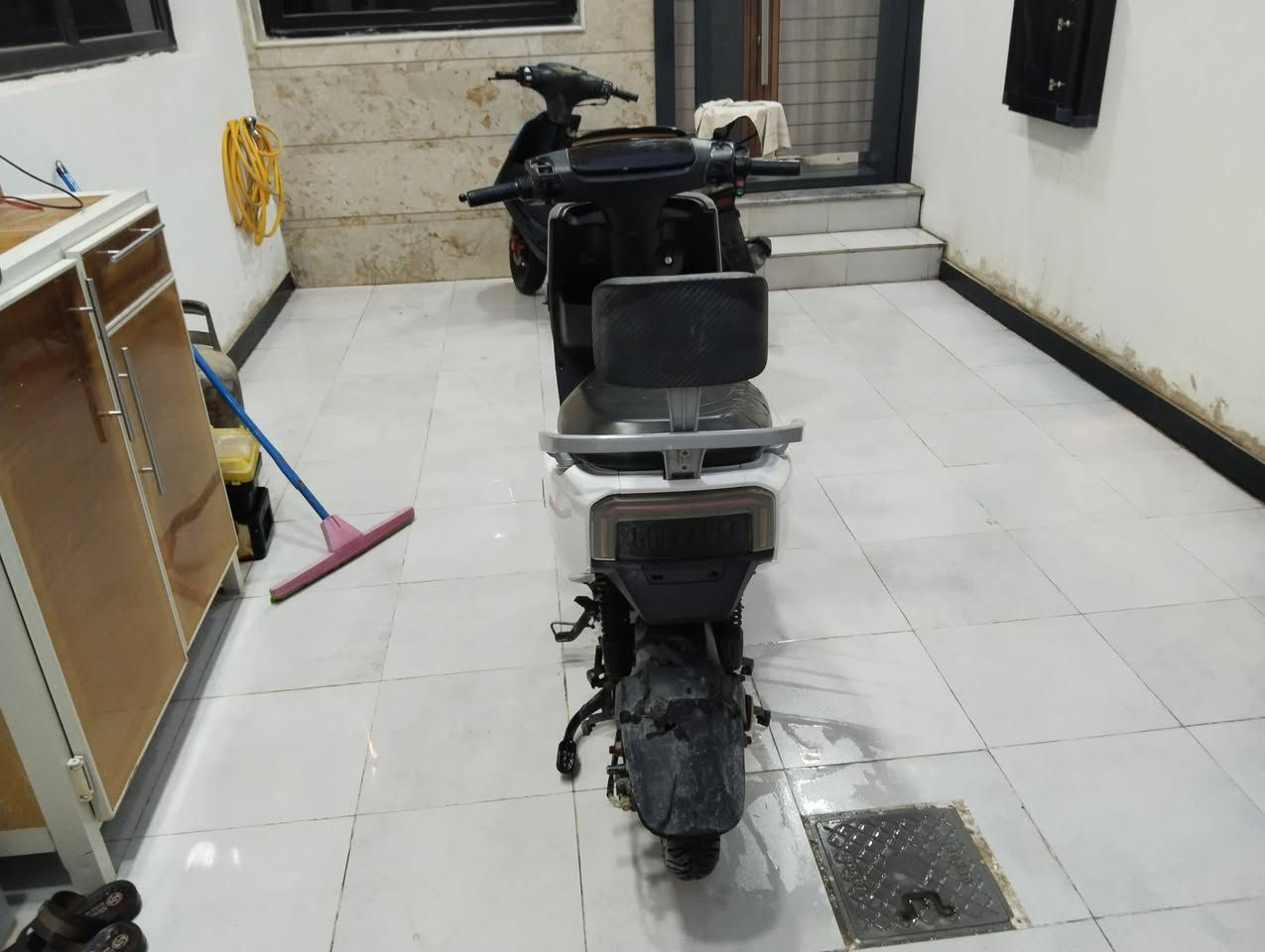 سلام عليكم.       عيد سعيد للجميع.   دراجه شحنه بوليس 2025. ماشيه 45 او 50 الف العنوان بابل حي صحه قرب الكورنيش 500الف بي مجال للاستفسار.                     ***********.                         ***********.
