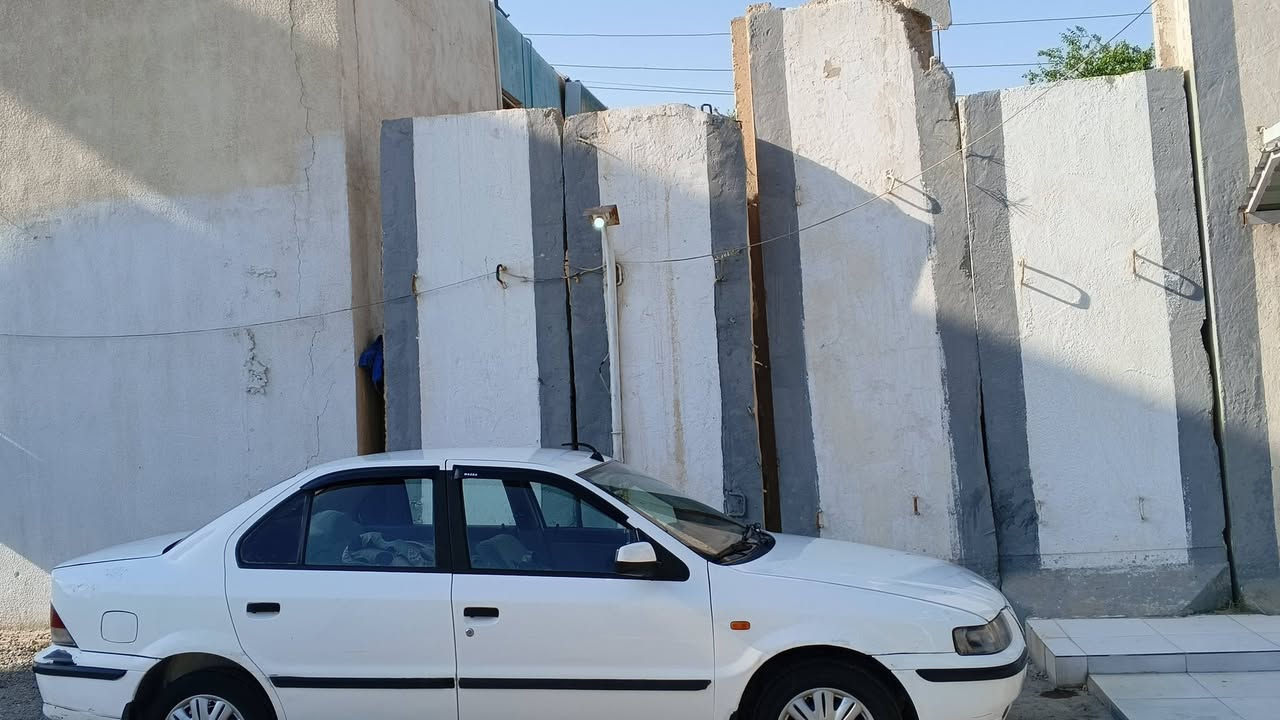 السلام عليكم سياره سمند 2011فول محرك شرط كير شرط باتري جديد تخم تايرات نص عمر تبريت ثلج بيهه صبغ بنيد وجملغ امامي بدون دواخل كهربائية كلهه شرط رقم صلاح الدين شرط التحويل السياره حلوه كاعده ما ناقصهه شي  سعر السياره 35وبيهه مجال للطيبين انتصال عله هاذه الرقم *********** مكان السياره صلاح الدين تكريت
