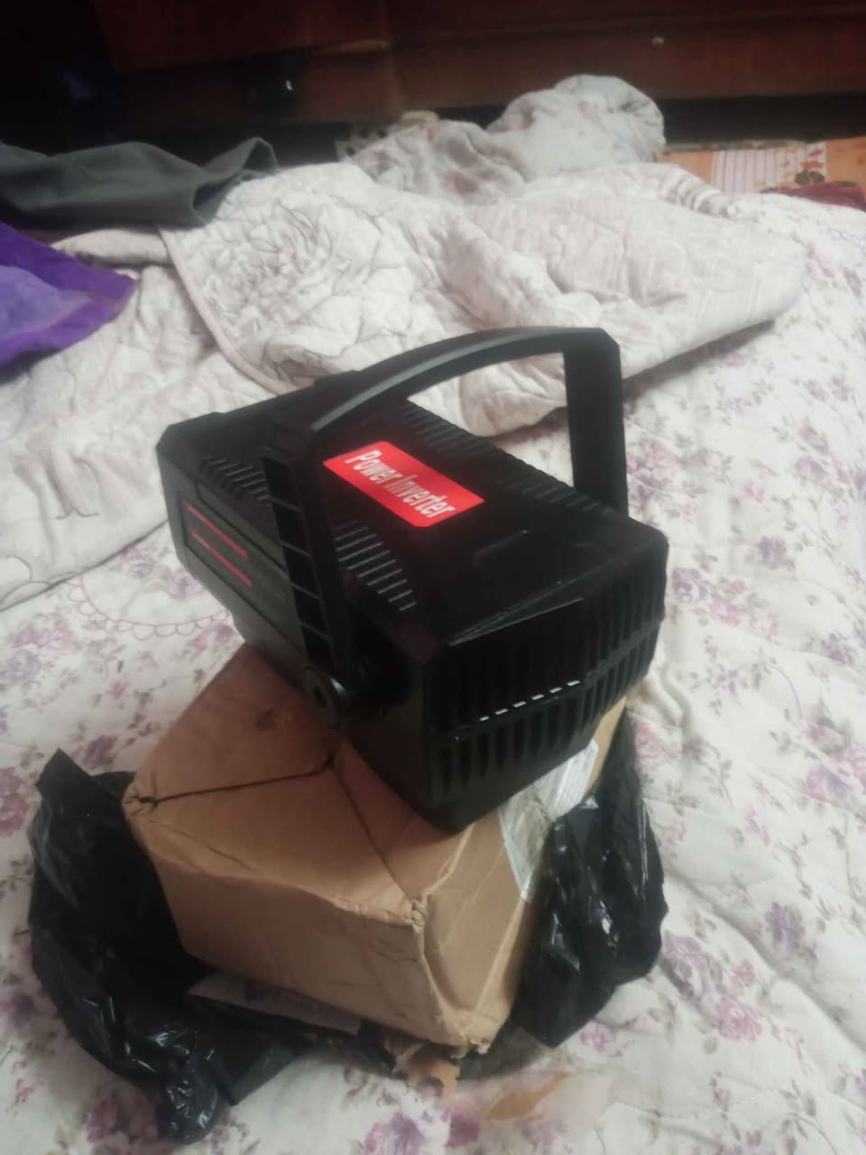 باور انفيرتر يعمل على بطاريات ويخرج AC. ٣امبير   ١٥٠ واط  بيه مخارج يو اس بي وتايب سي بعده بالكارتونه السعر ٤٥ الف  
للاستفسار مراسله ماسنجر او واتساب على الرقم 
*********** بغداد, العراق
